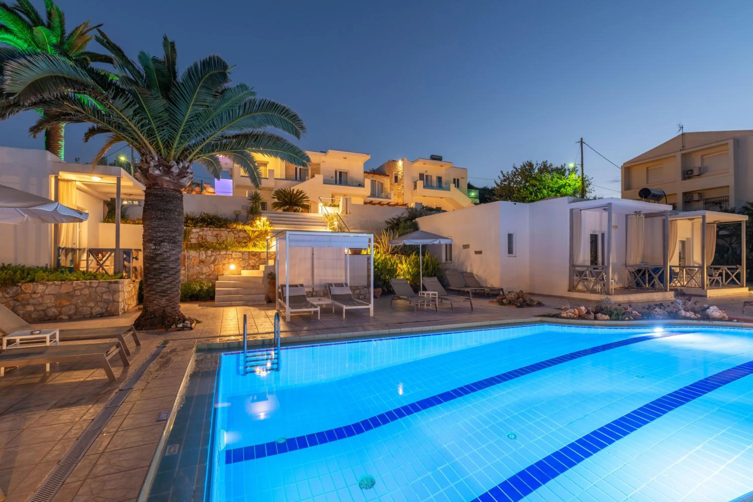 Swimming pool in Frida Apartments