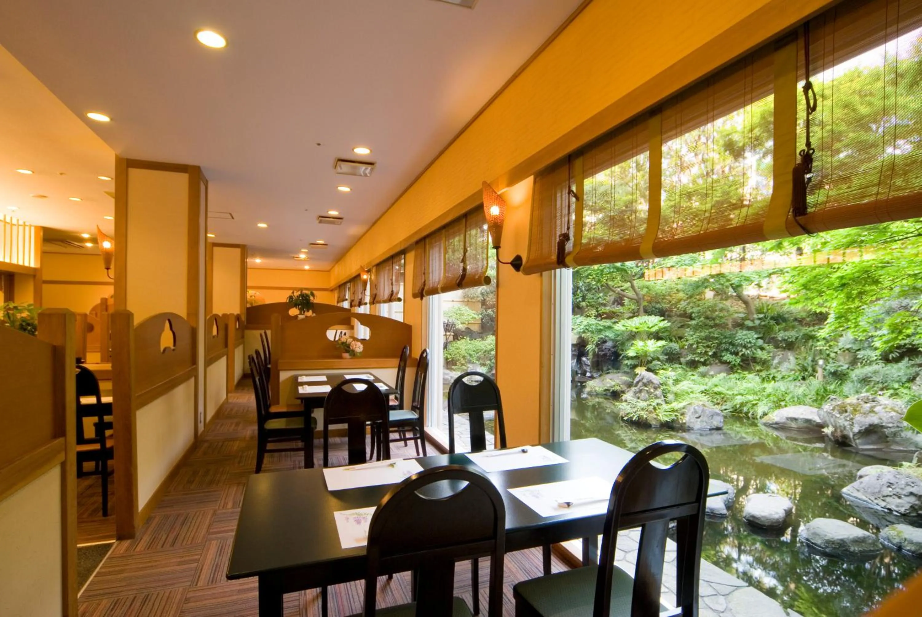 Restaurant/places to eat in Ito Kowakien
