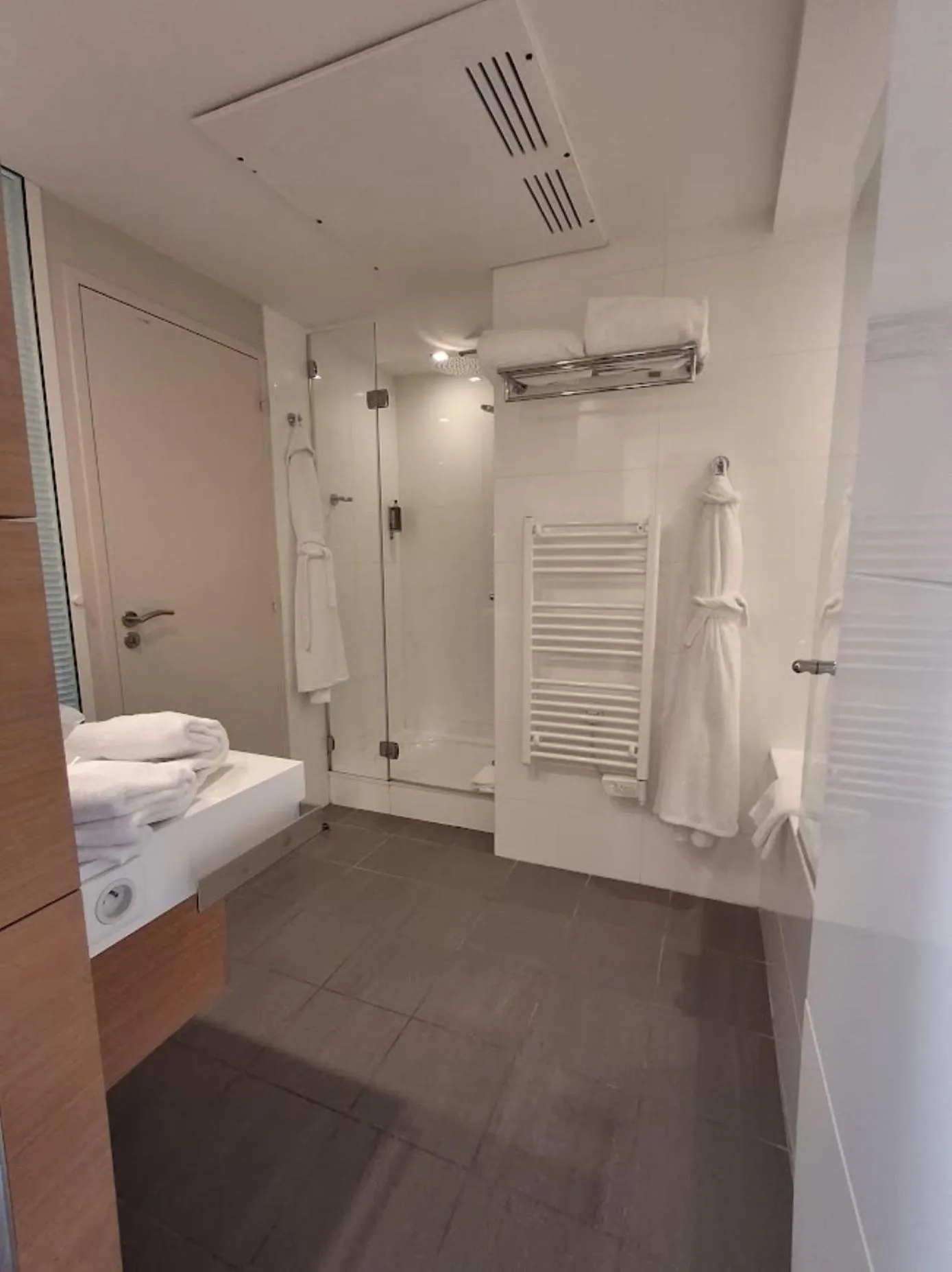 Bathroom in Le Churchill Hôtel & Spa