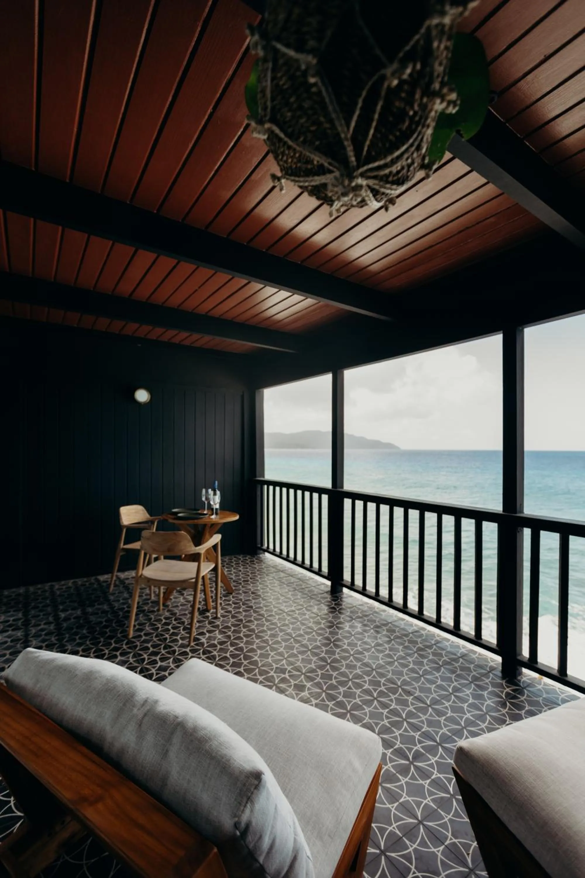 Seating area, Bed in The Waves at Cane Bay