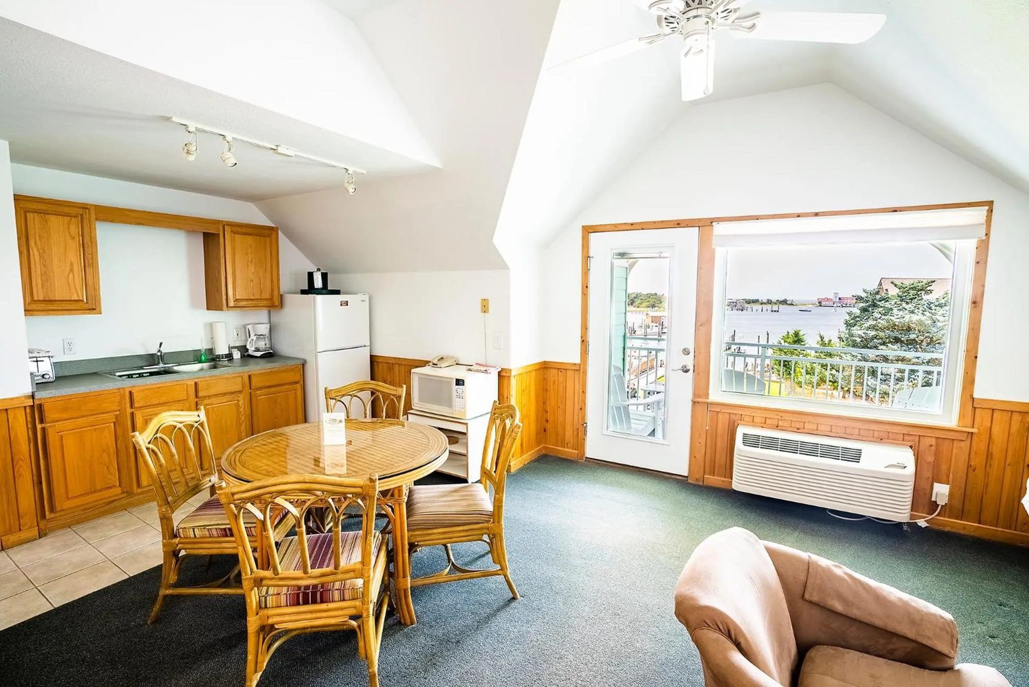 The Ocracoke Harbor Inn