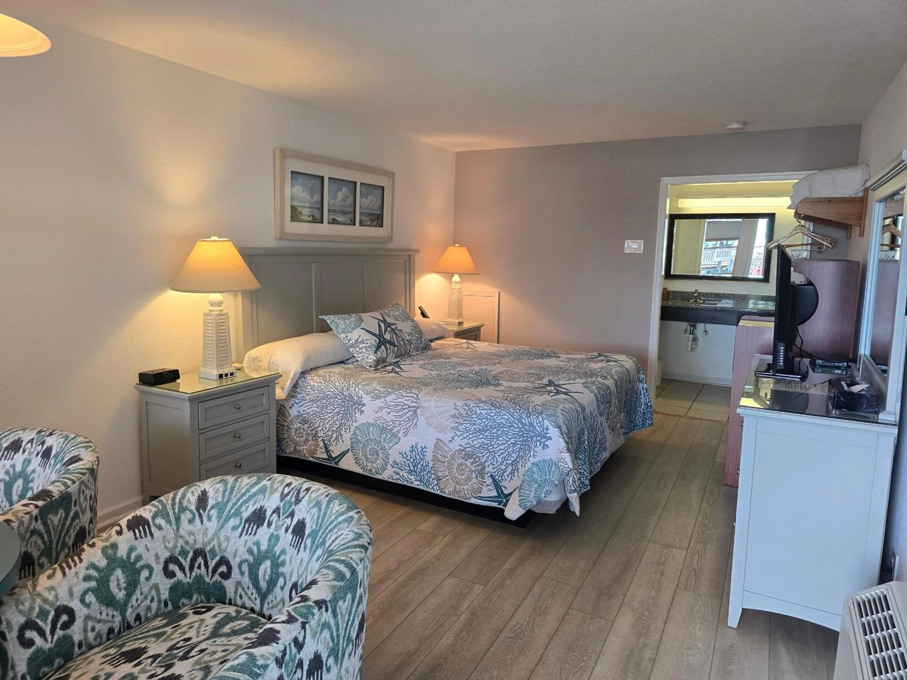 Bed in The Ocracoke Harbor Inn