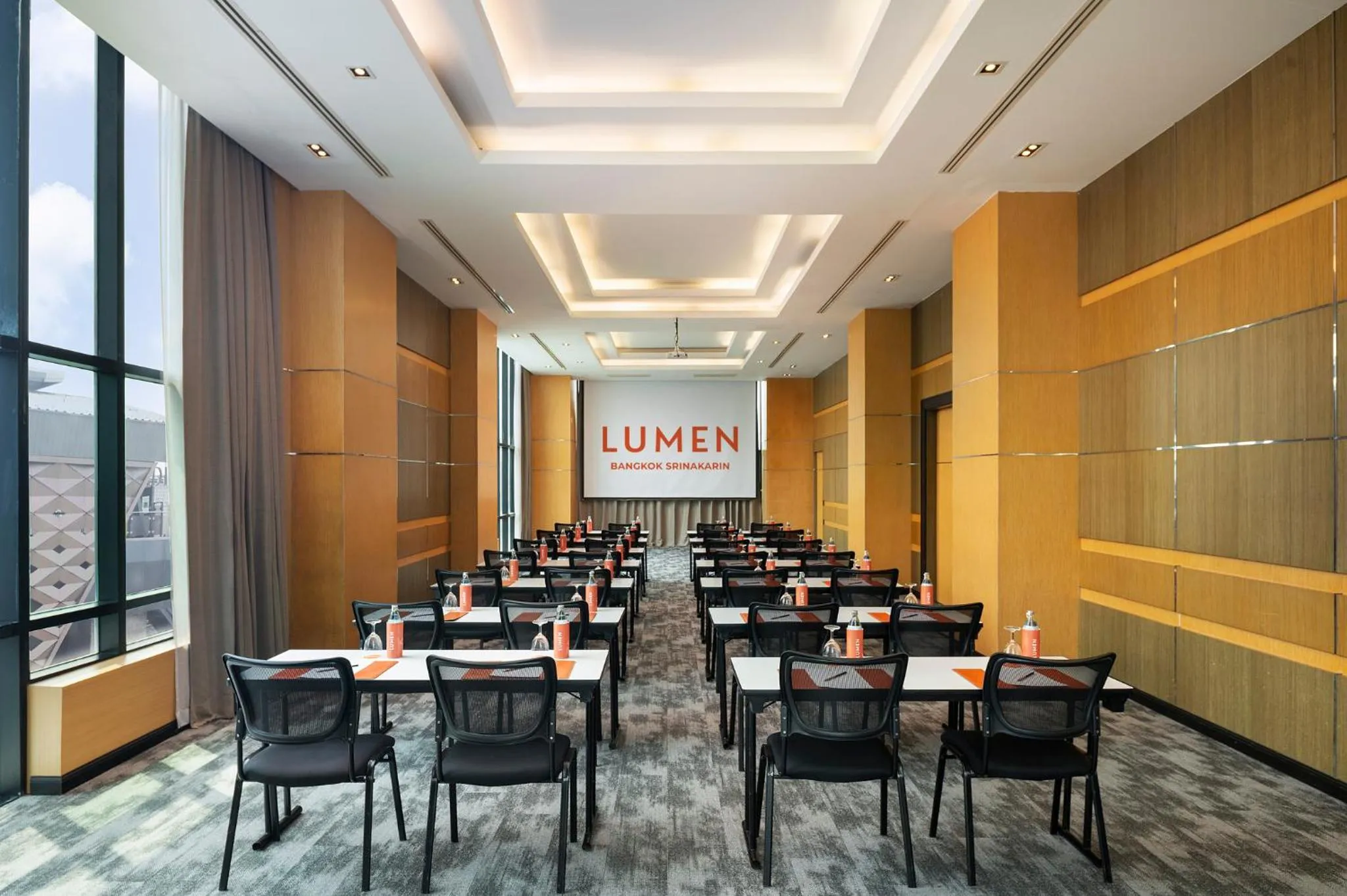 Meeting/conference room in Lumen Bangkok Srinakarin