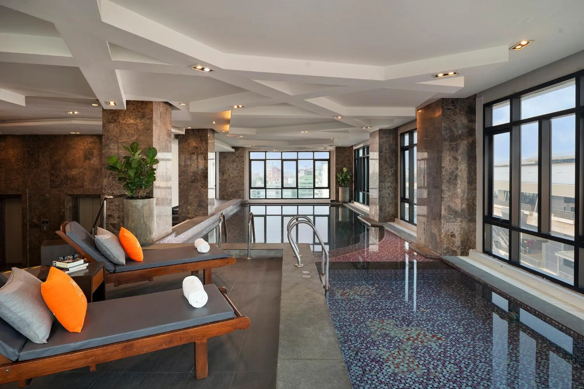 Swimming pool in Lumen Bangkok Srinakarin