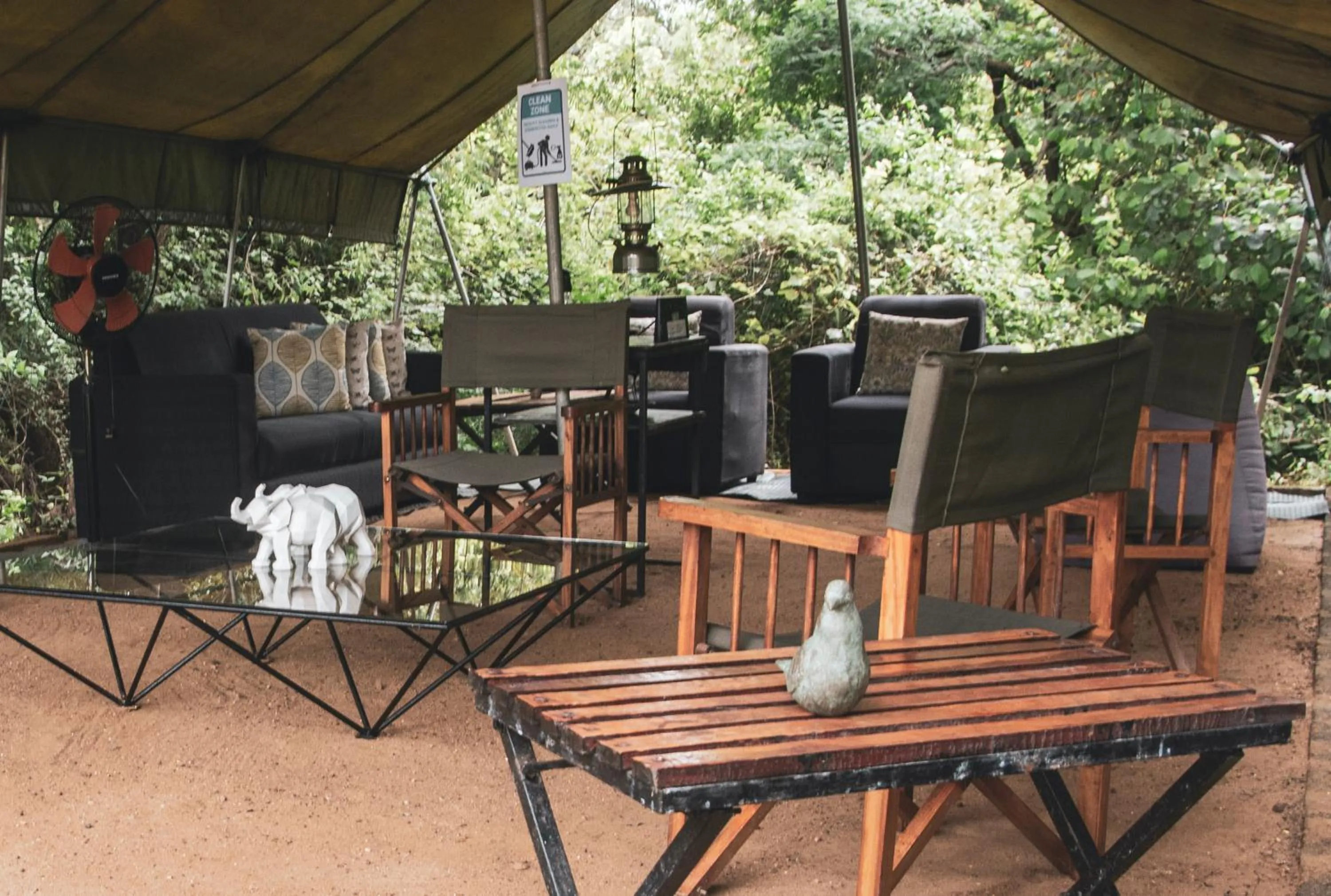 Lounge or bar in Big Game Yala - by Eco Team