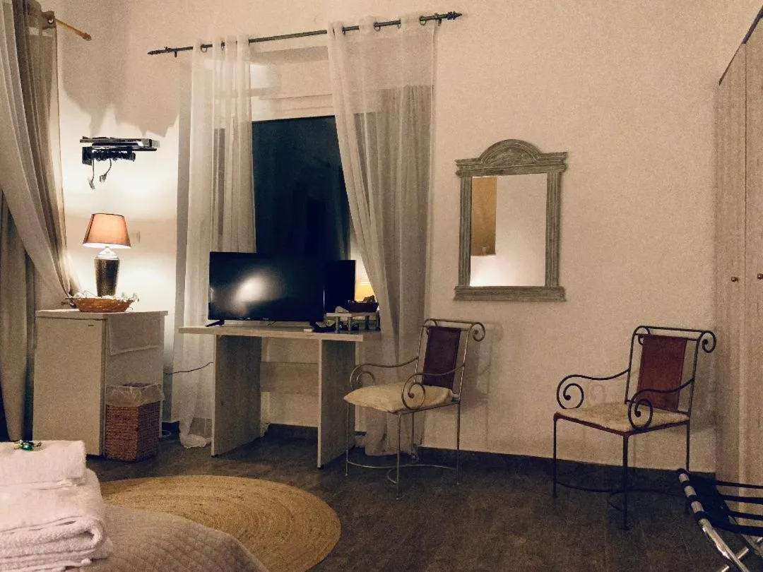 Bedroom in Akrotiri Hotel