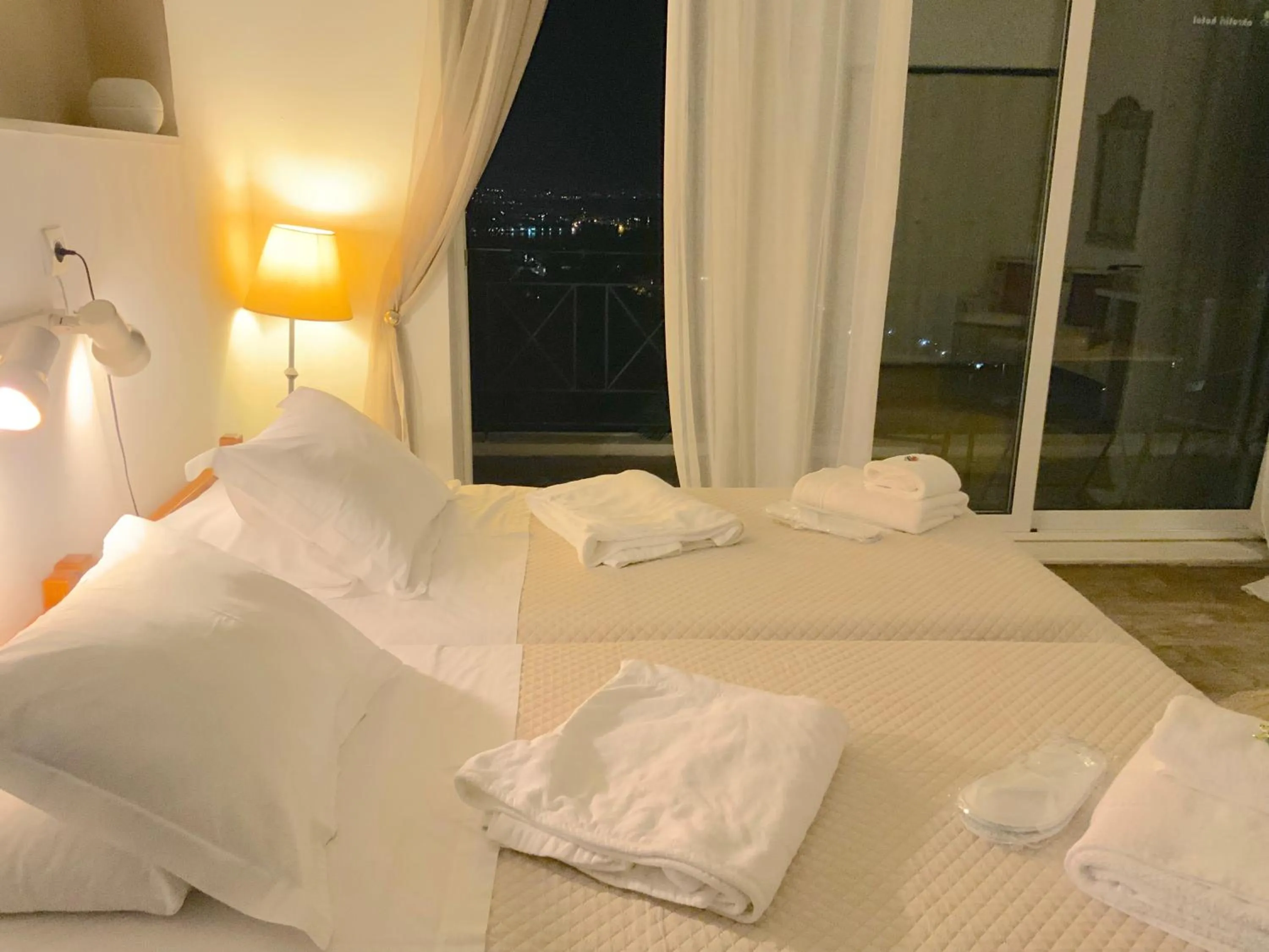 Bedroom in Akrotiri Hotel