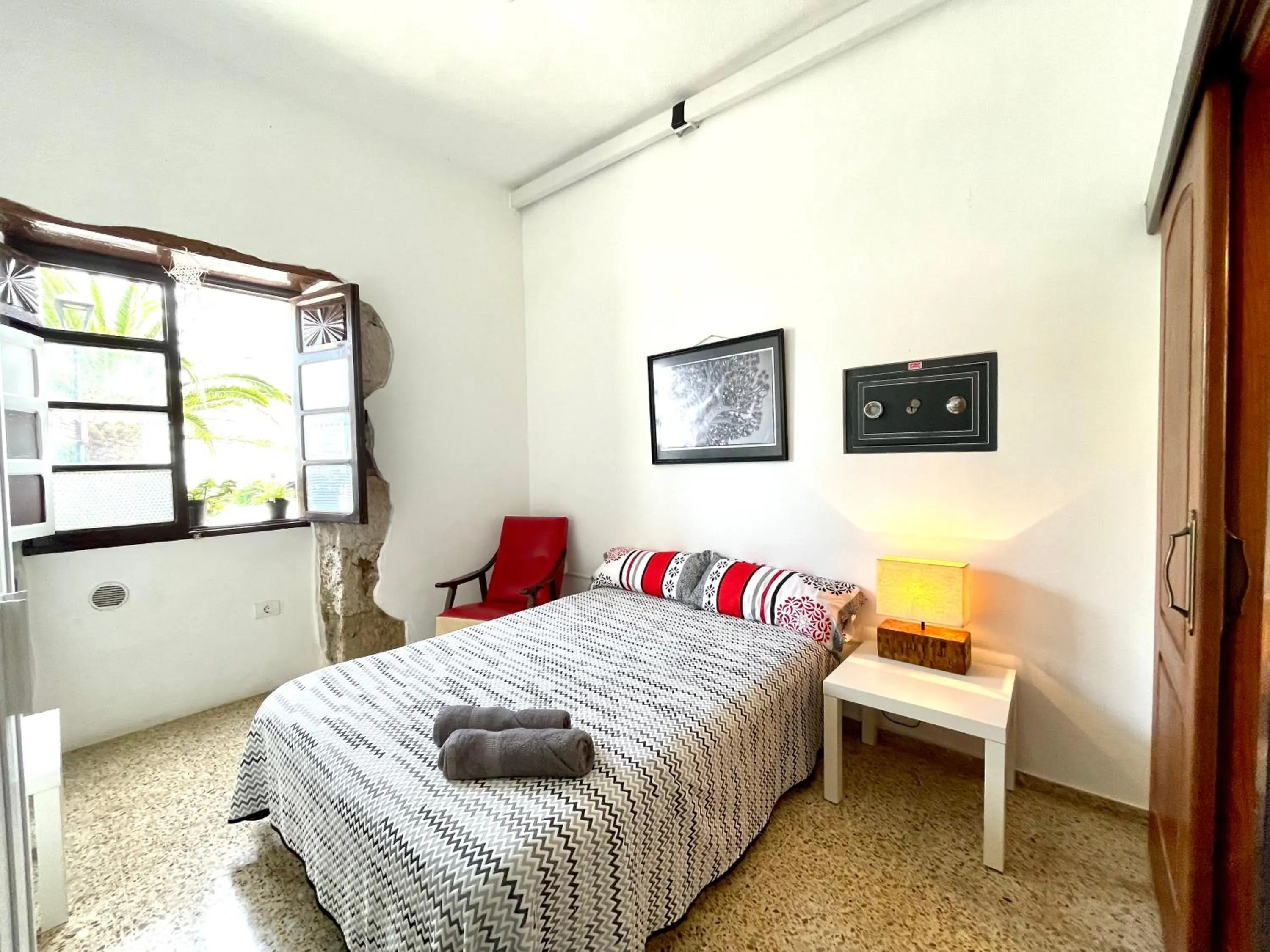 Bed in El Hostal del Cubo