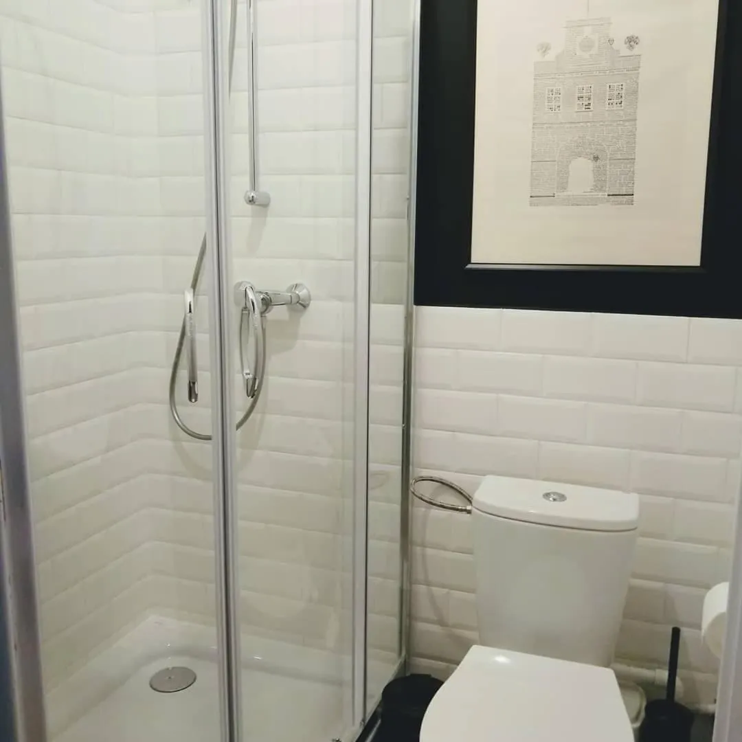 Bathroom in Sztukmistrz Magician Art Rooms