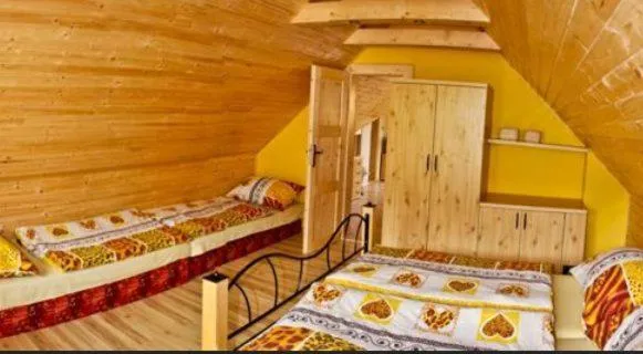 Photo of the whole room, Bed in U Edyho