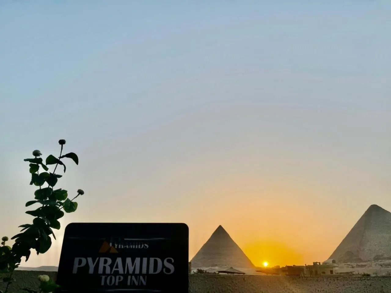 Nearby landmark in Pyramids Top Inn
