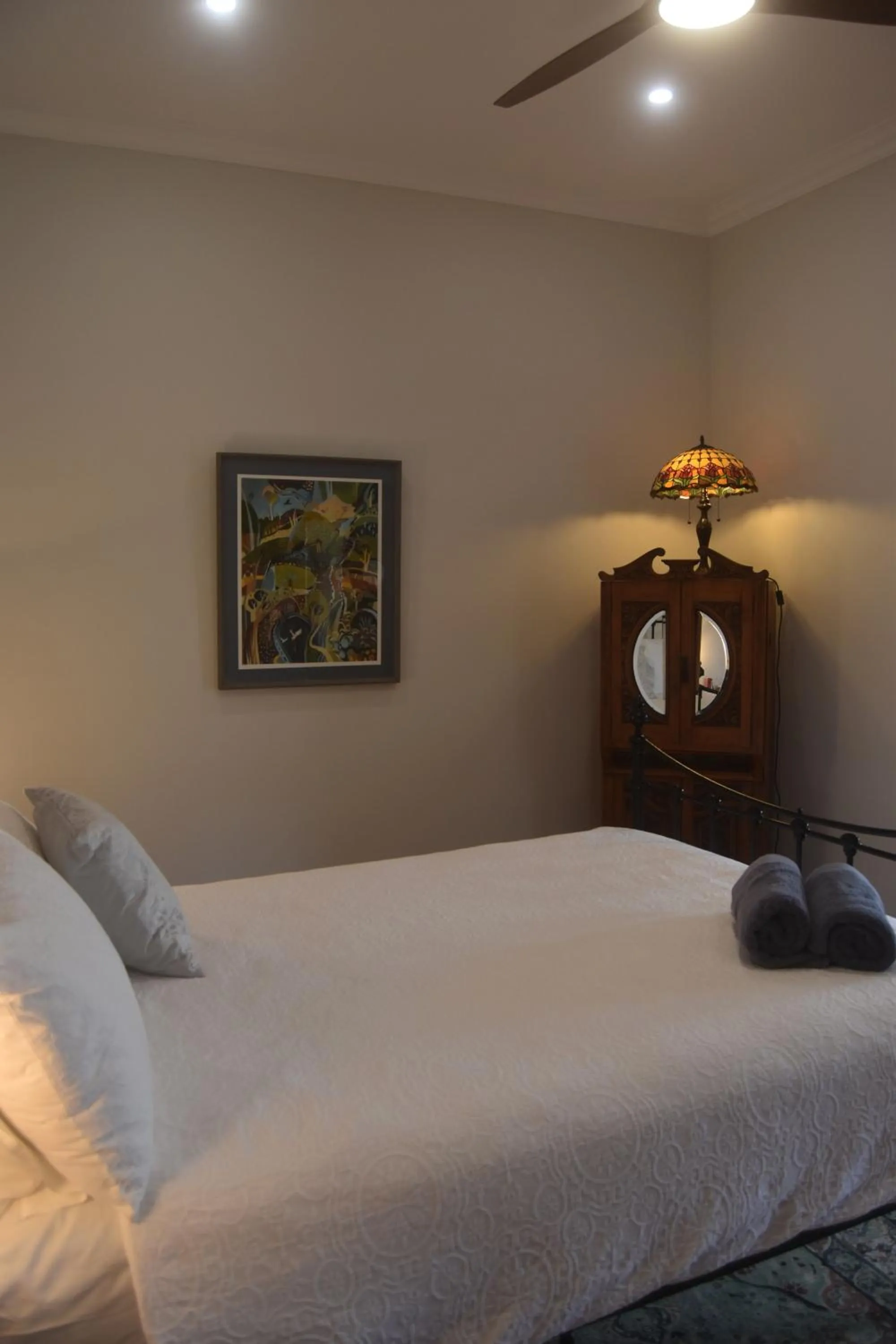 Decorative detail, Bed in Maddies of Bolwarra