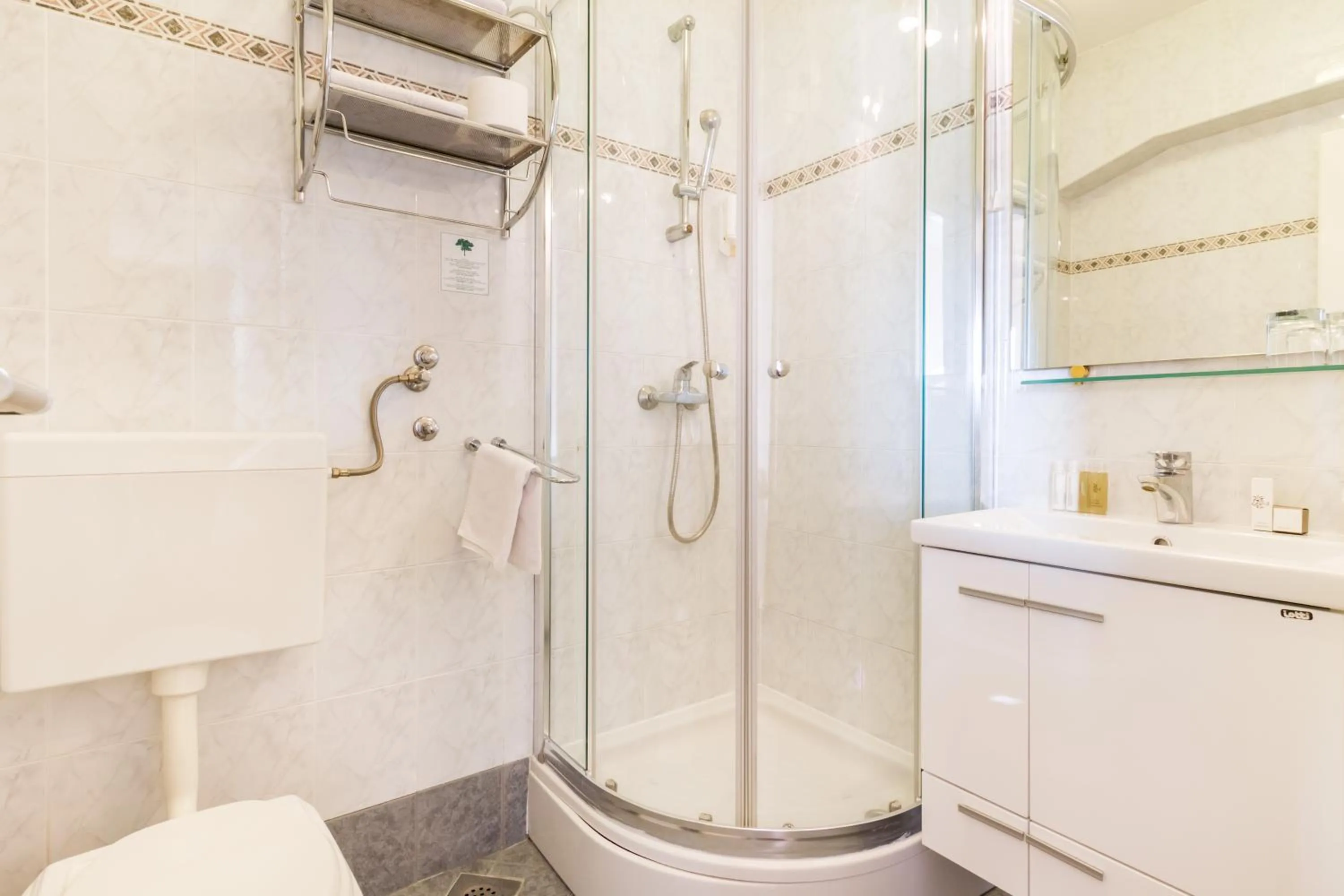 Toilet in Hotel Malin