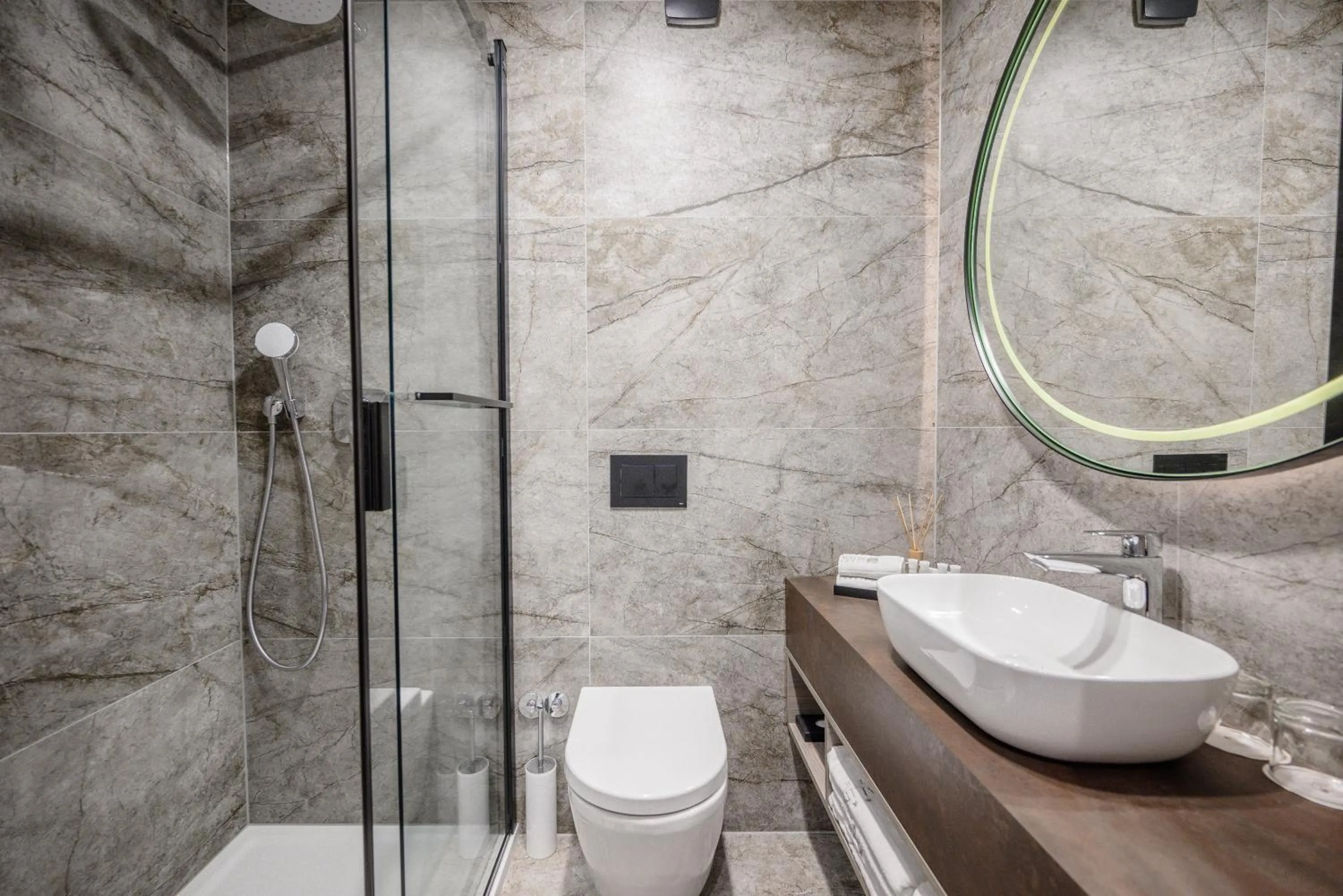 Shower in Hotel Malin