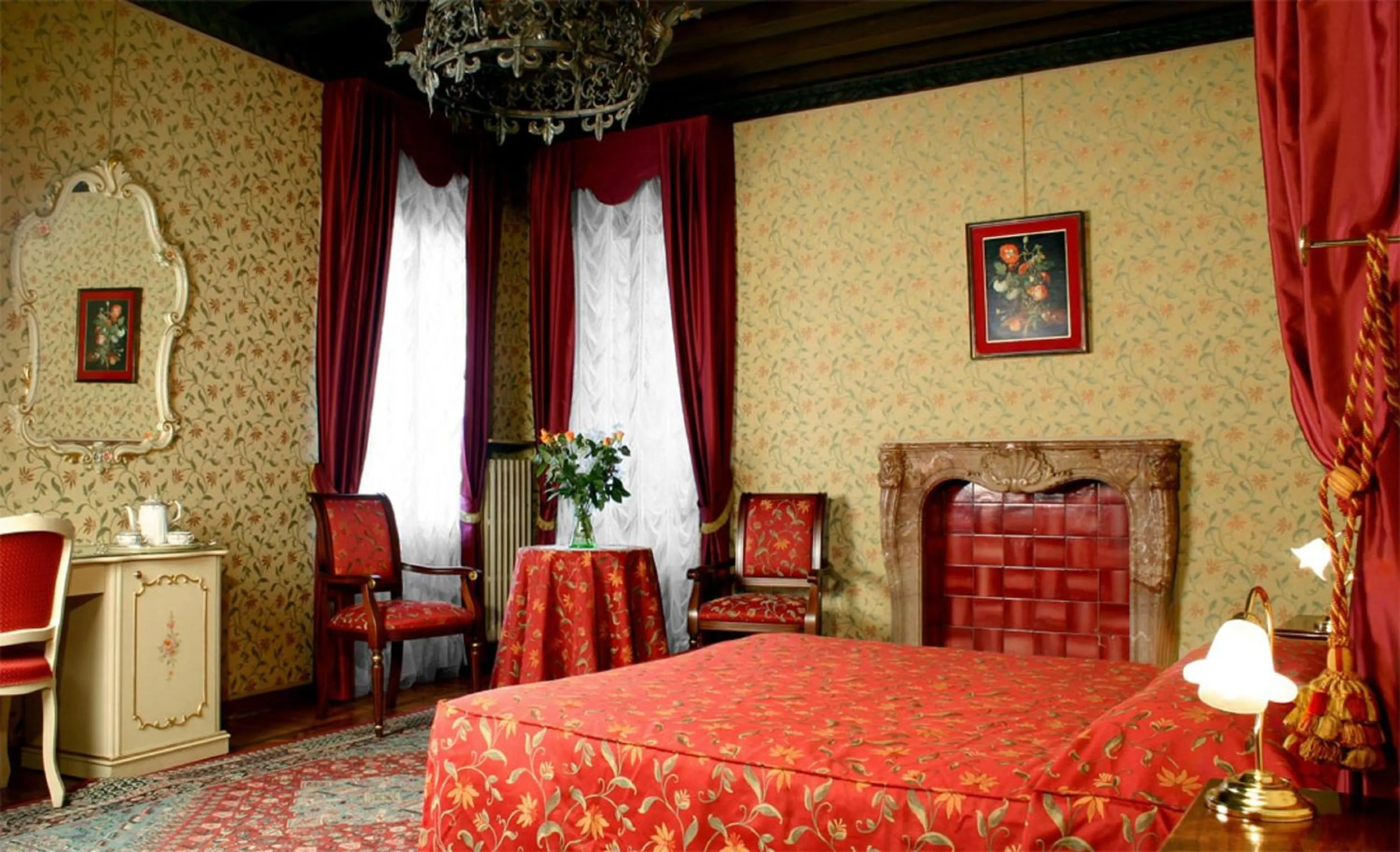 Photo of the whole room, Bed in Hotel At Leonard