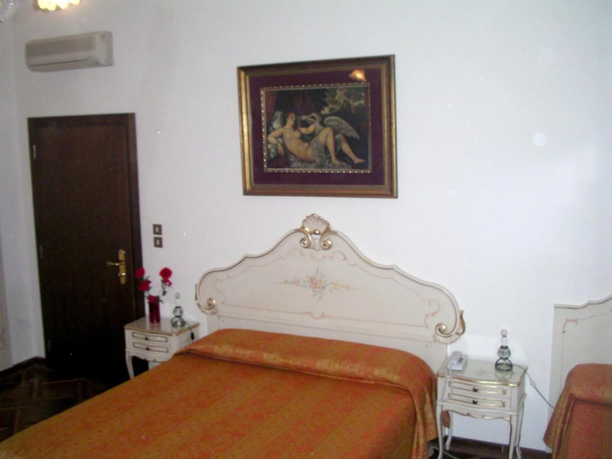 Bed in Hotel At Leonard