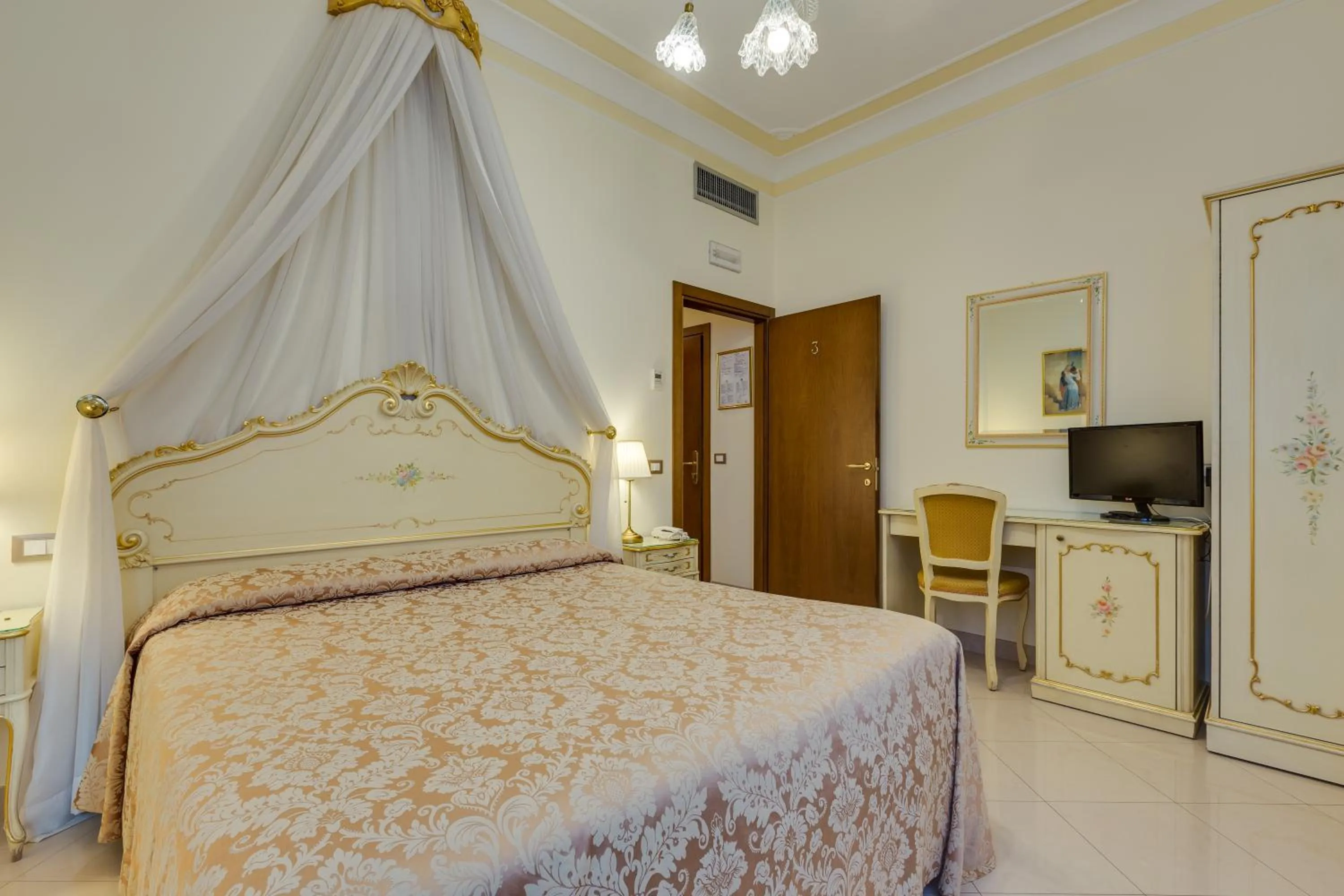 Bed in Hotel At Leonard