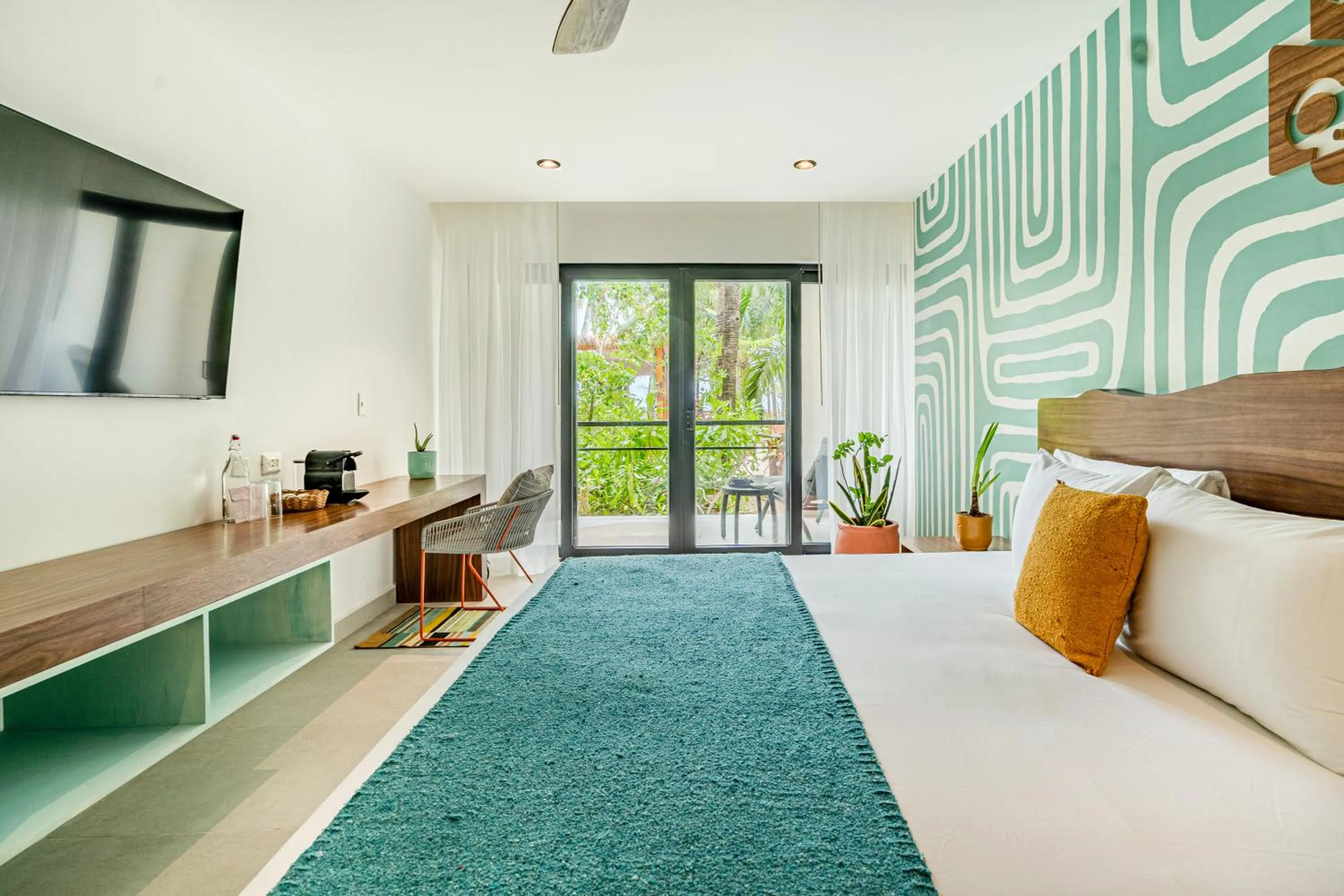 Bed in Mayan Monkey Isla Mujeres - Social Hotel