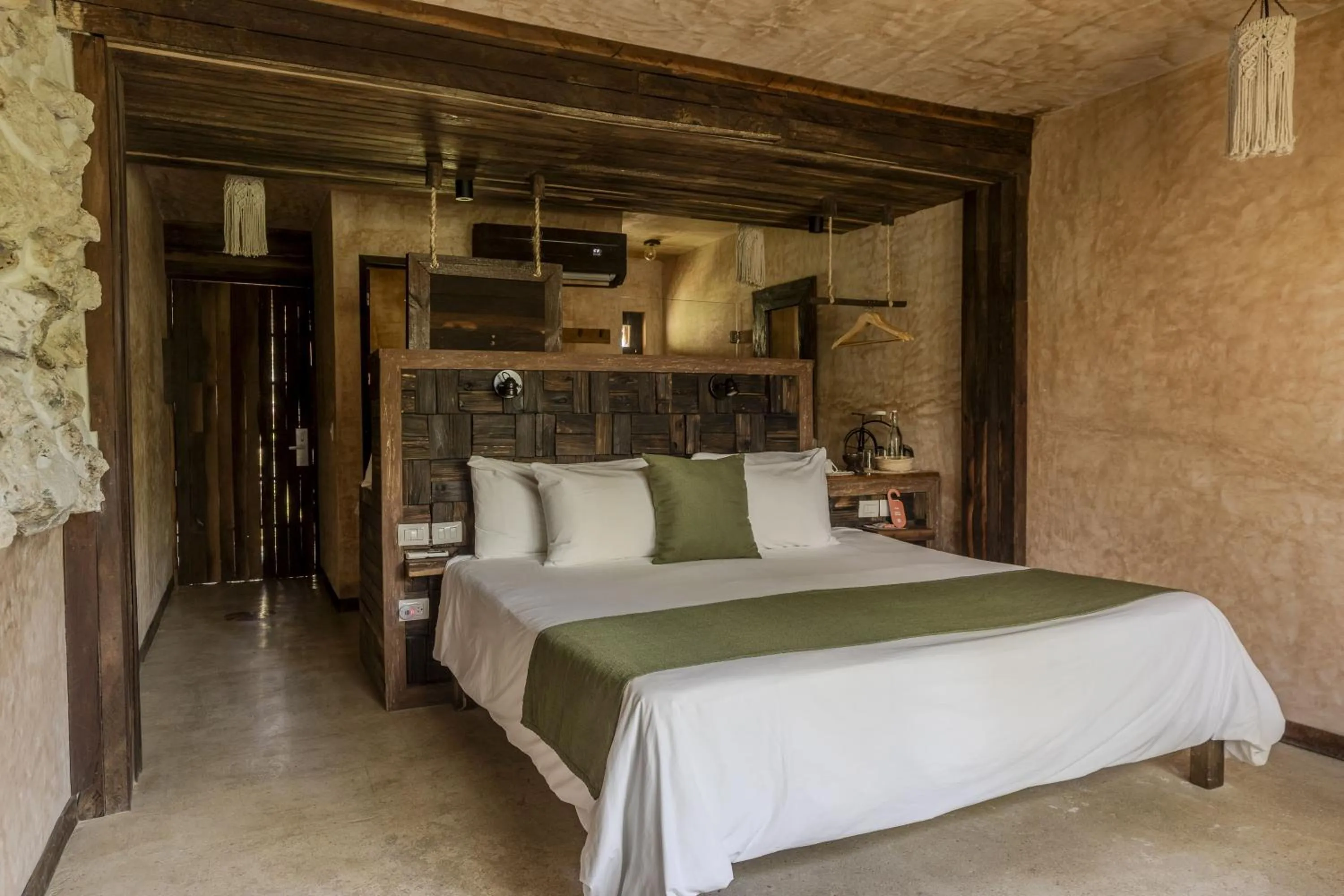 Bed in Mayan Monkey Isla Mujeres - Social Hotel