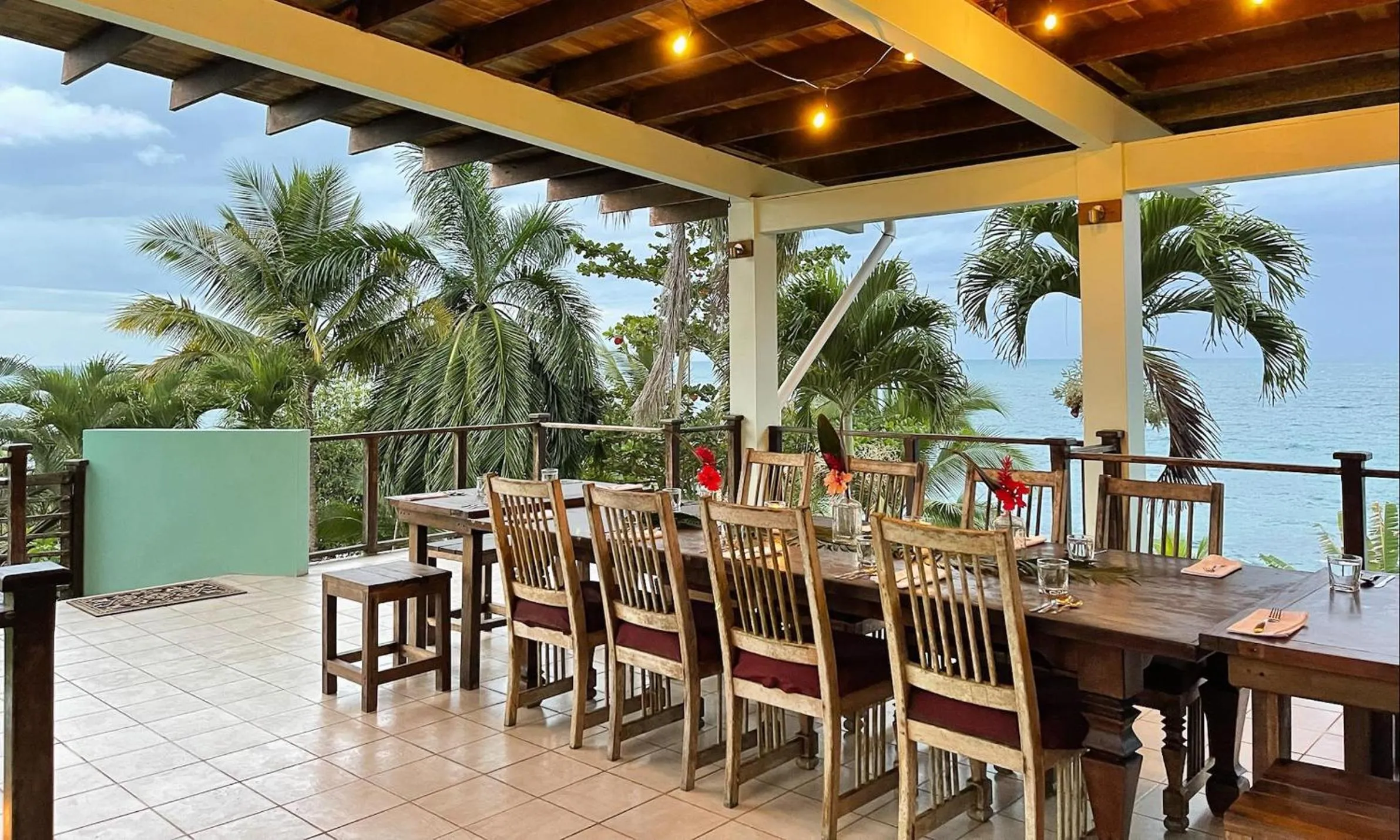 Restaurant/places to eat in Bird Island Bungalows