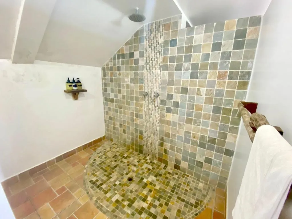 Shower in Bird Island Bungalows