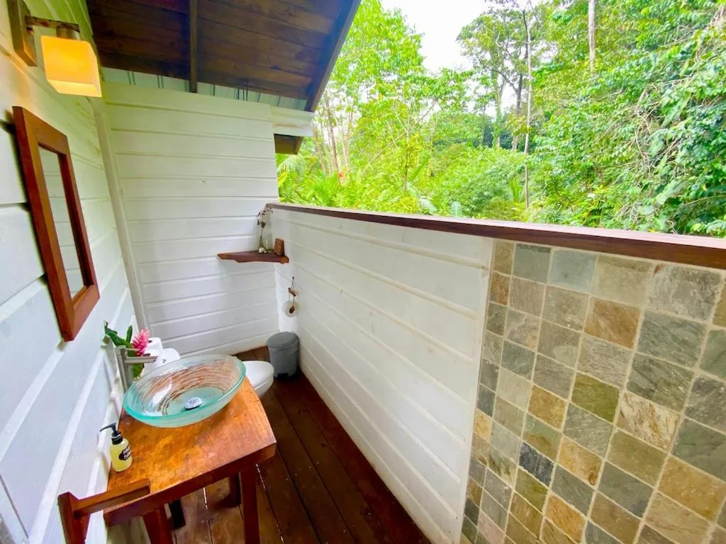 Shower in Bird Island Bungalows