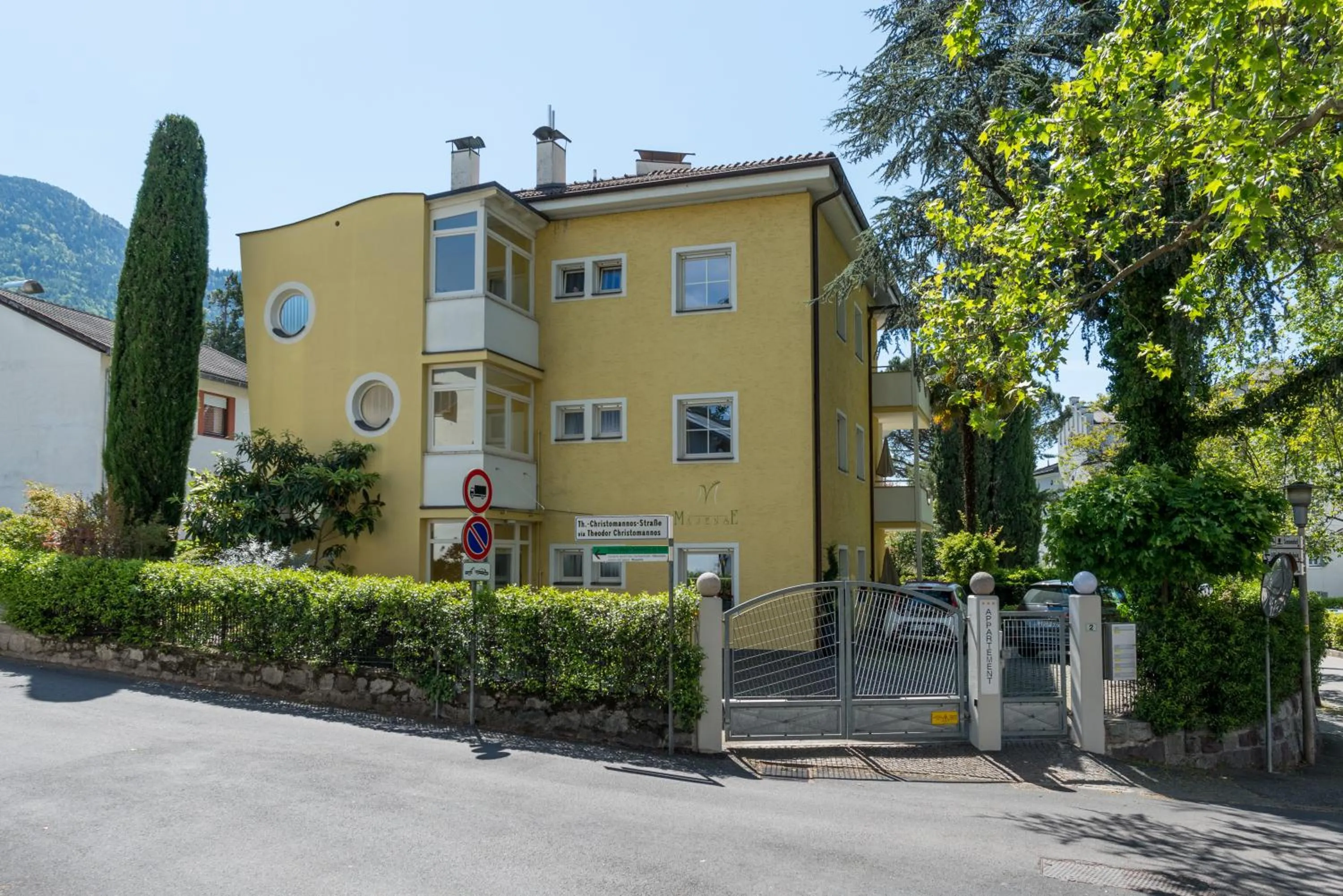 Facade/entrance in Apartments Villa Majense