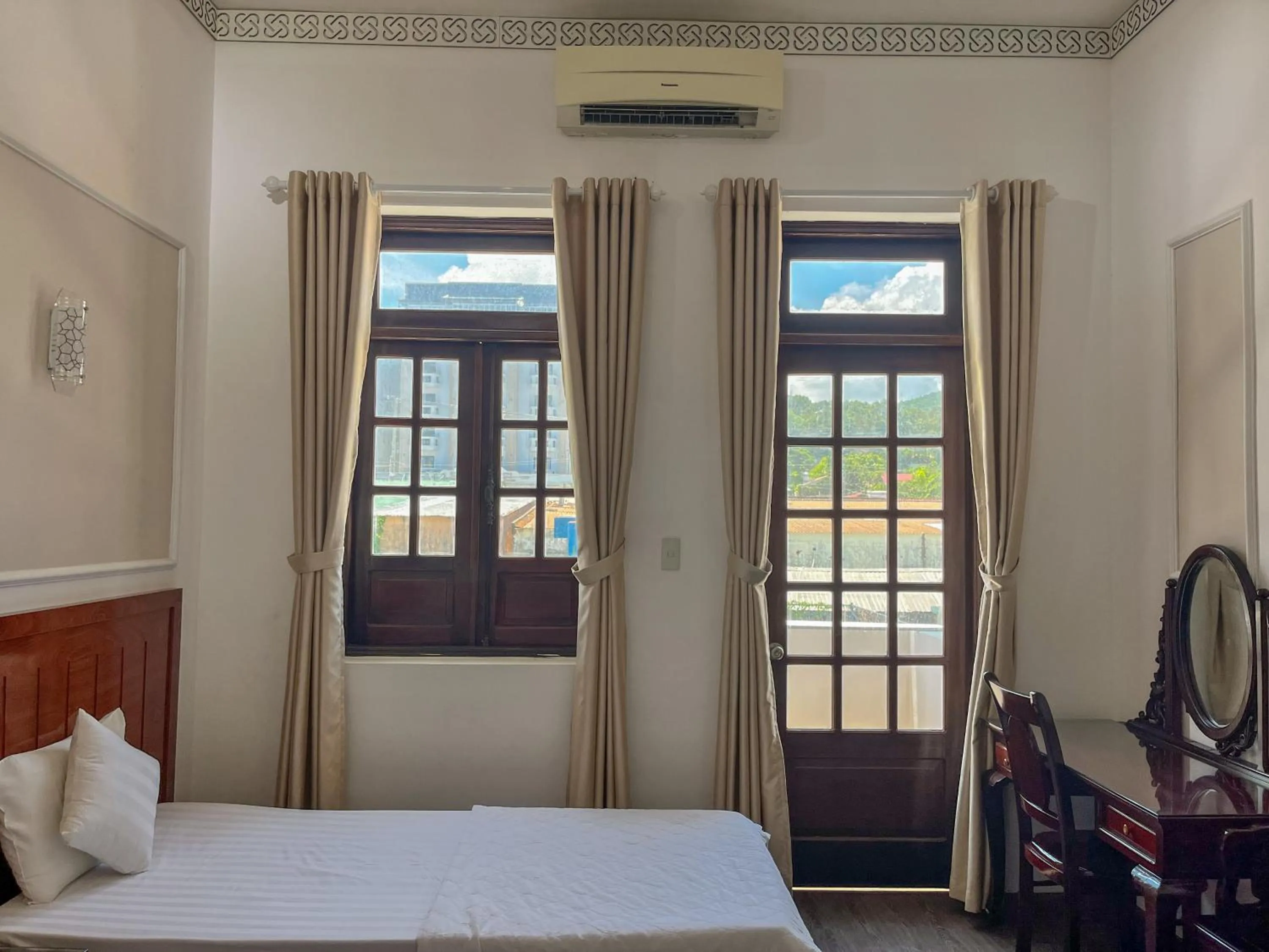 Mountain view, Bed in Hawaii Resort Phu Quoc