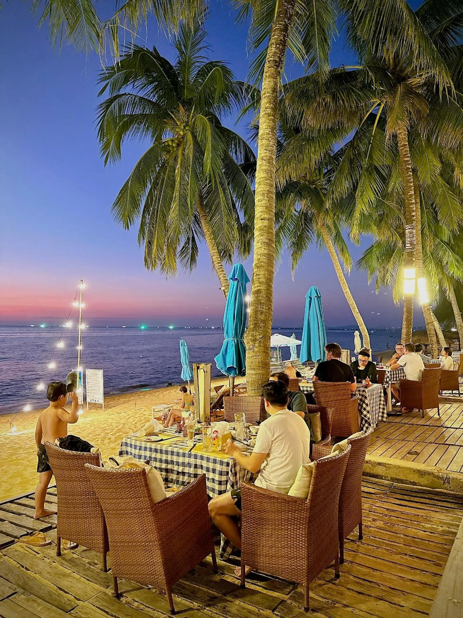 Restaurant/places to eat in Hawaii Resort Phu Quoc