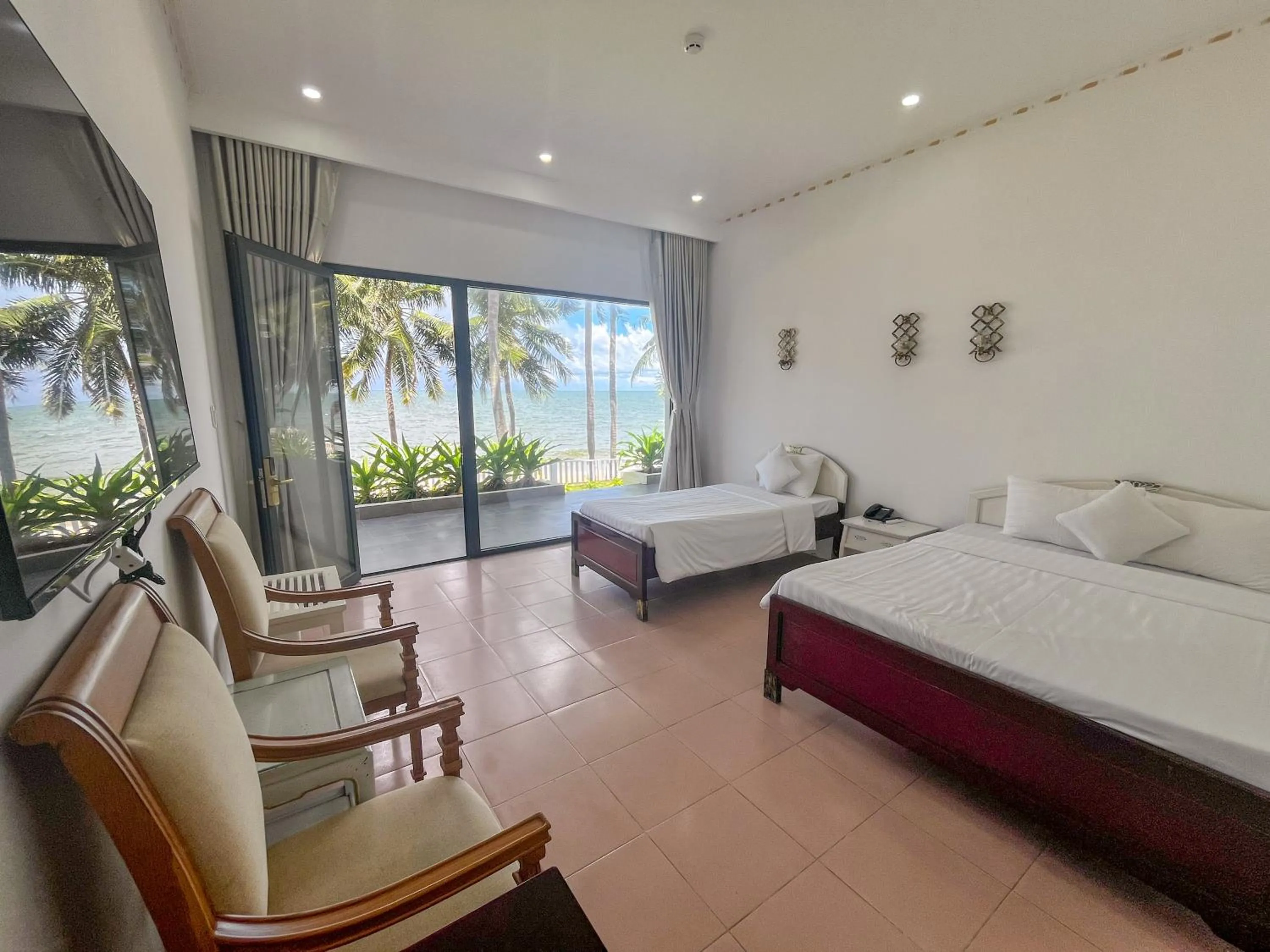 Bed in Hawaii Resort Phu Quoc