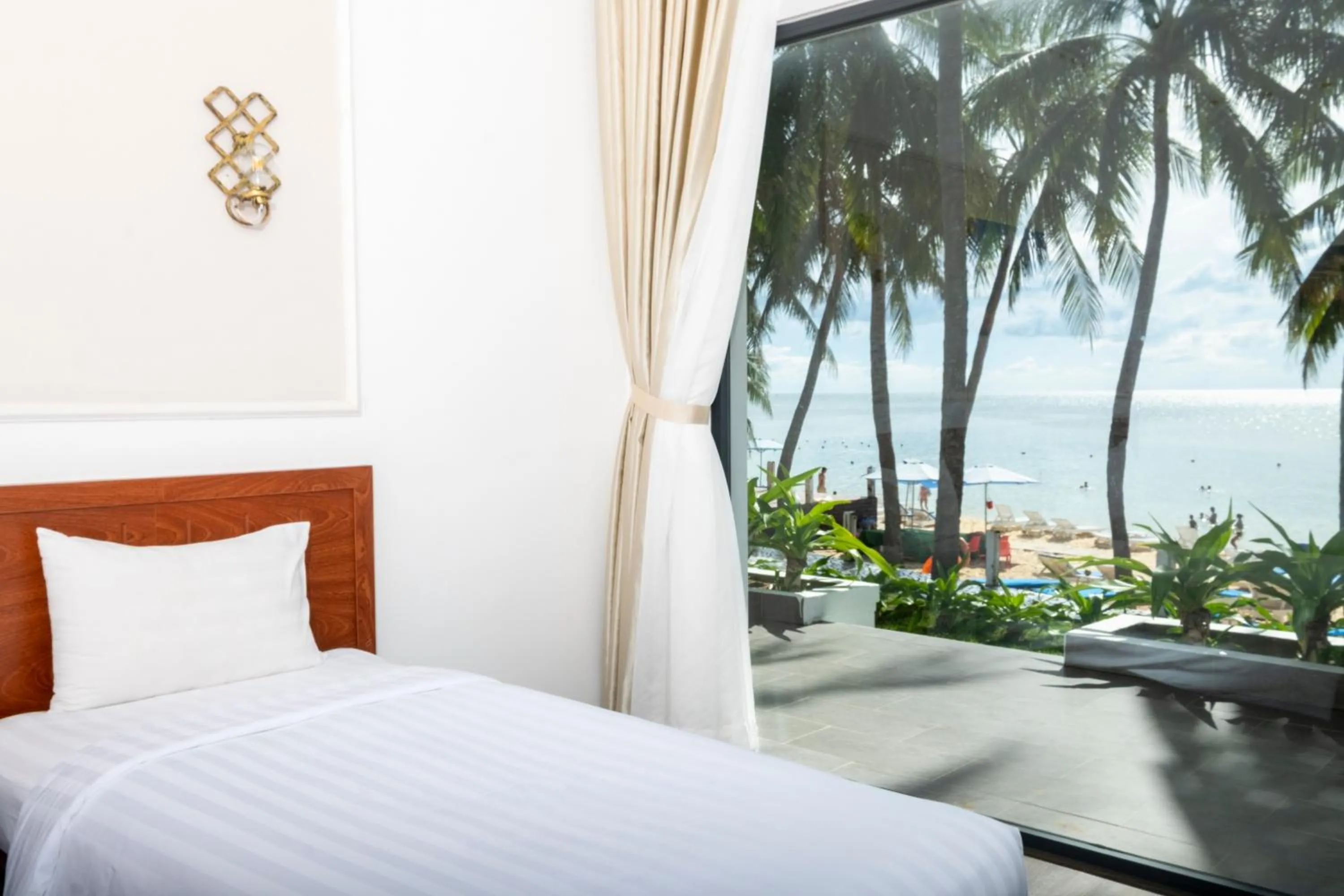 Bedroom, Bed in Hawaii Resort Phu Quoc