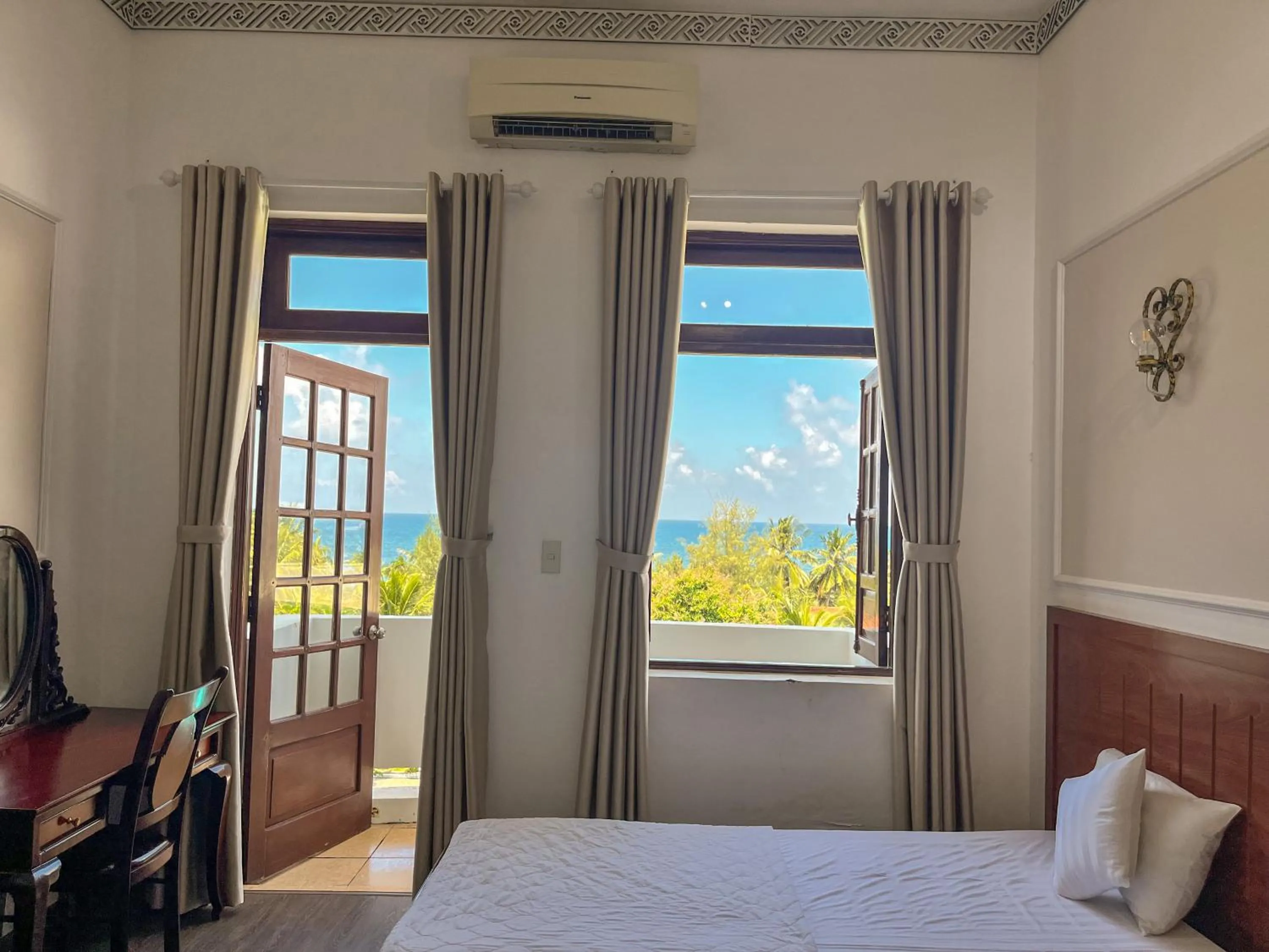 Sea view, Bed in Hawaii Resort Phu Quoc