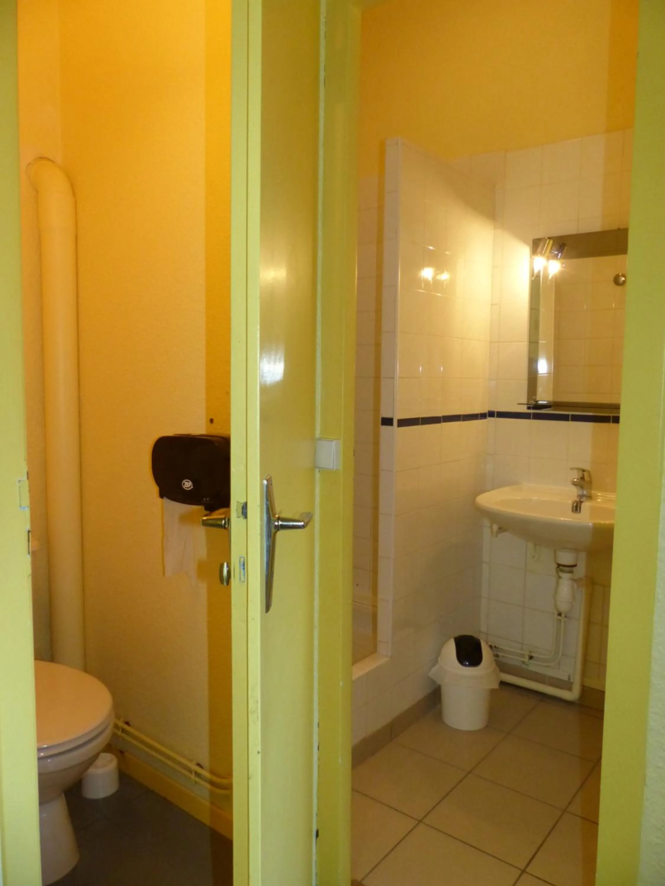 Shower in Les Aveilles