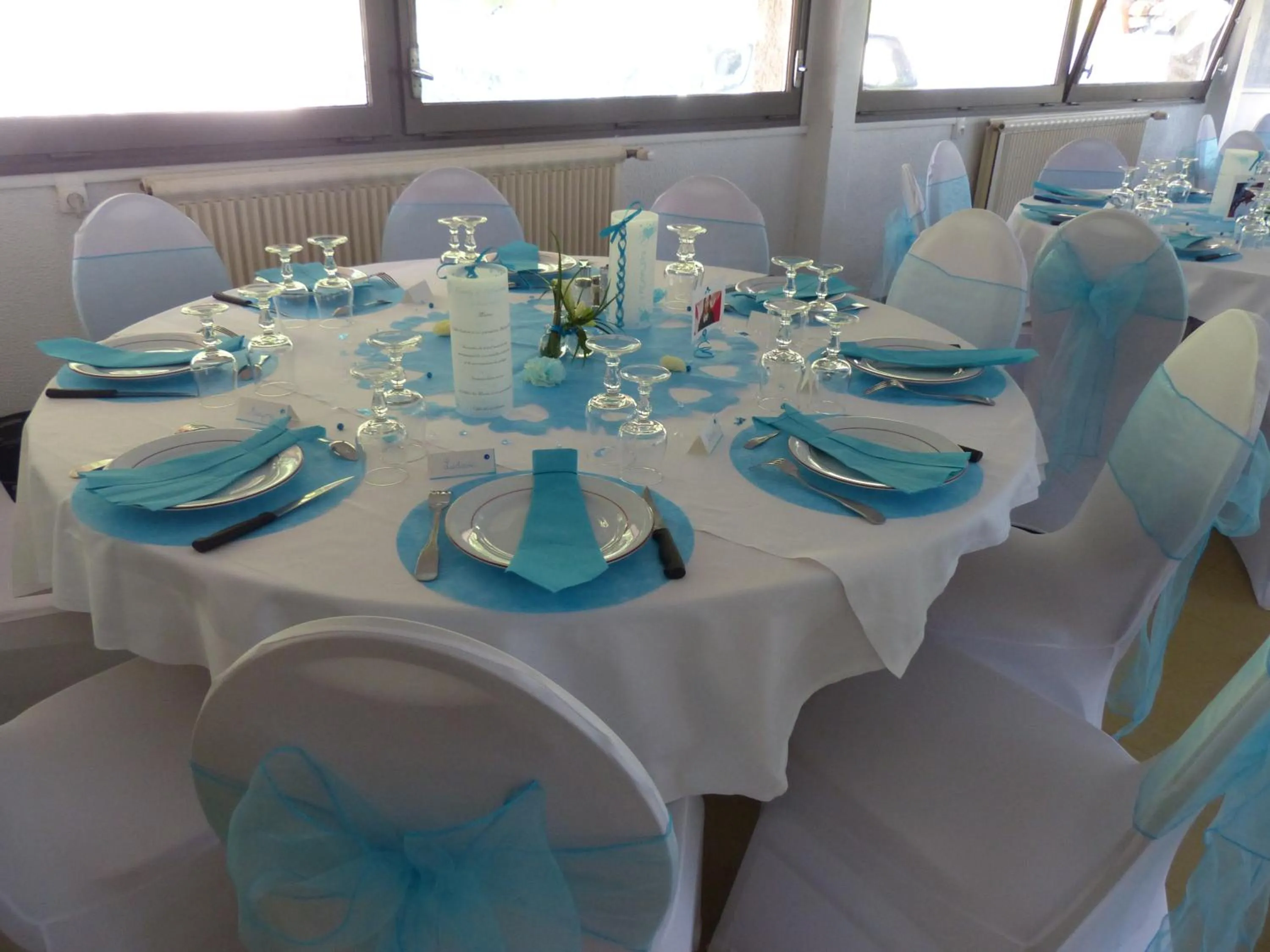 Restaurant/places to eat in Les Aveilles