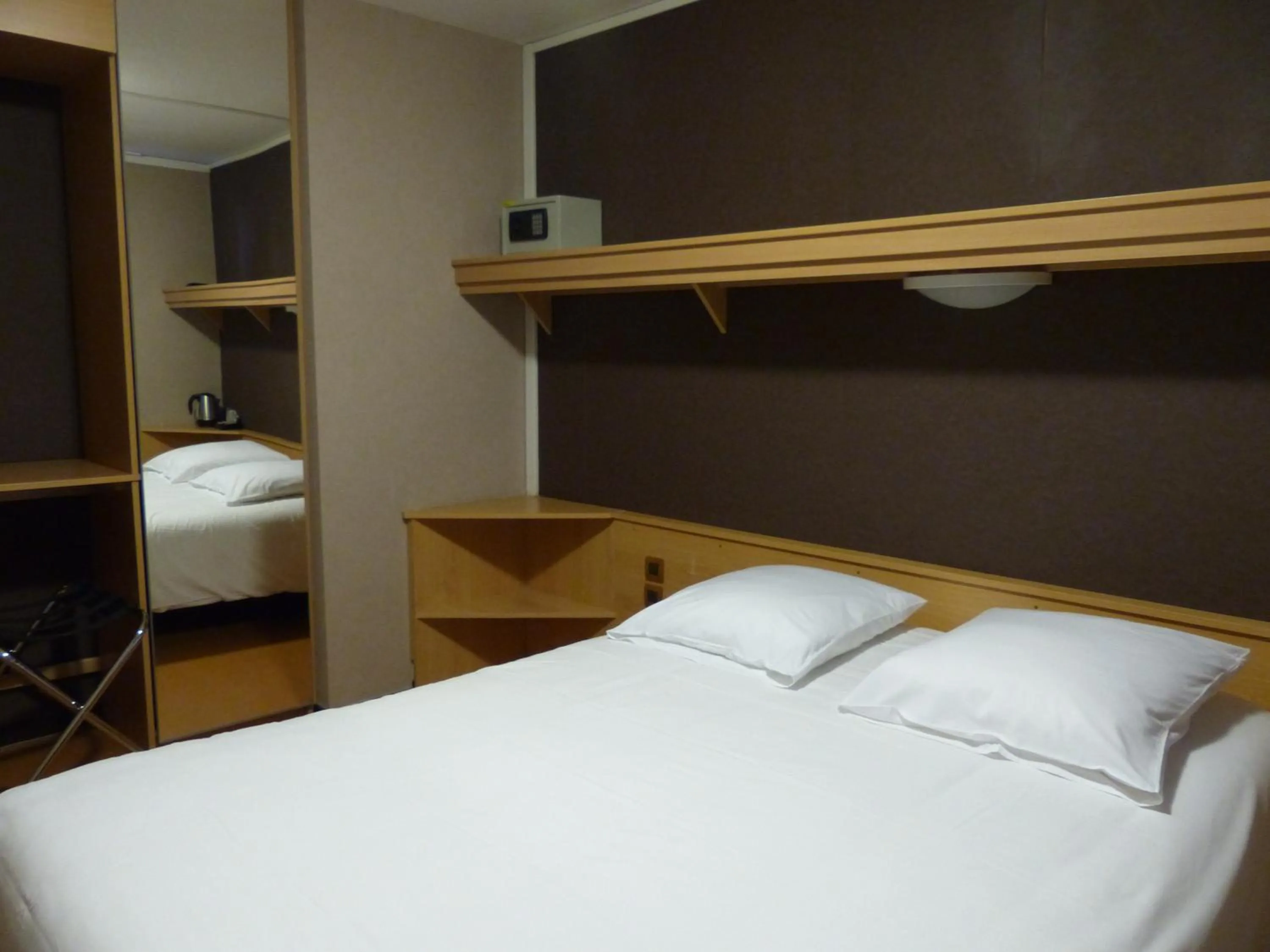 Photo of the whole room in Les Aveilles