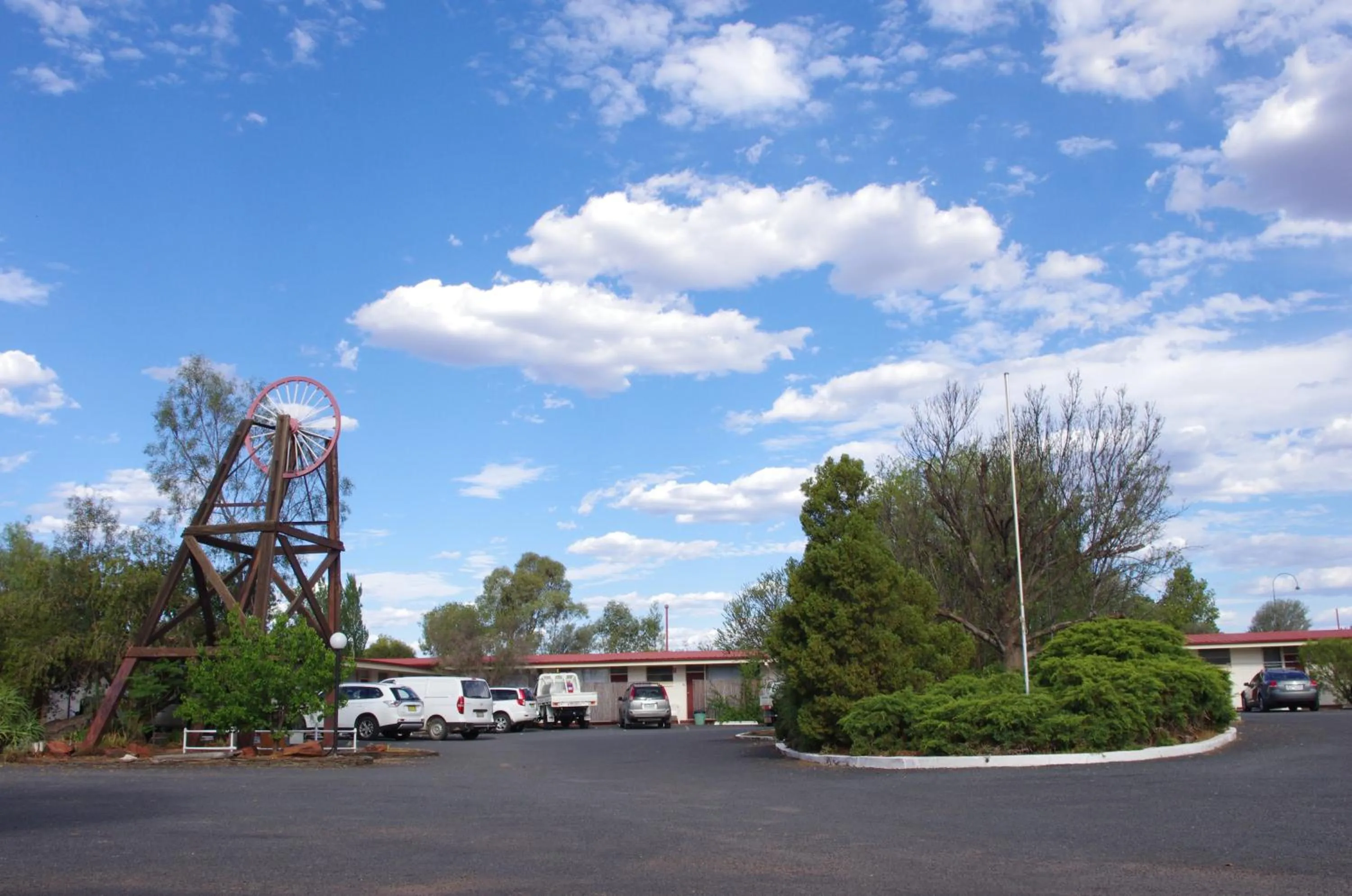 Parking in Copper City Motel