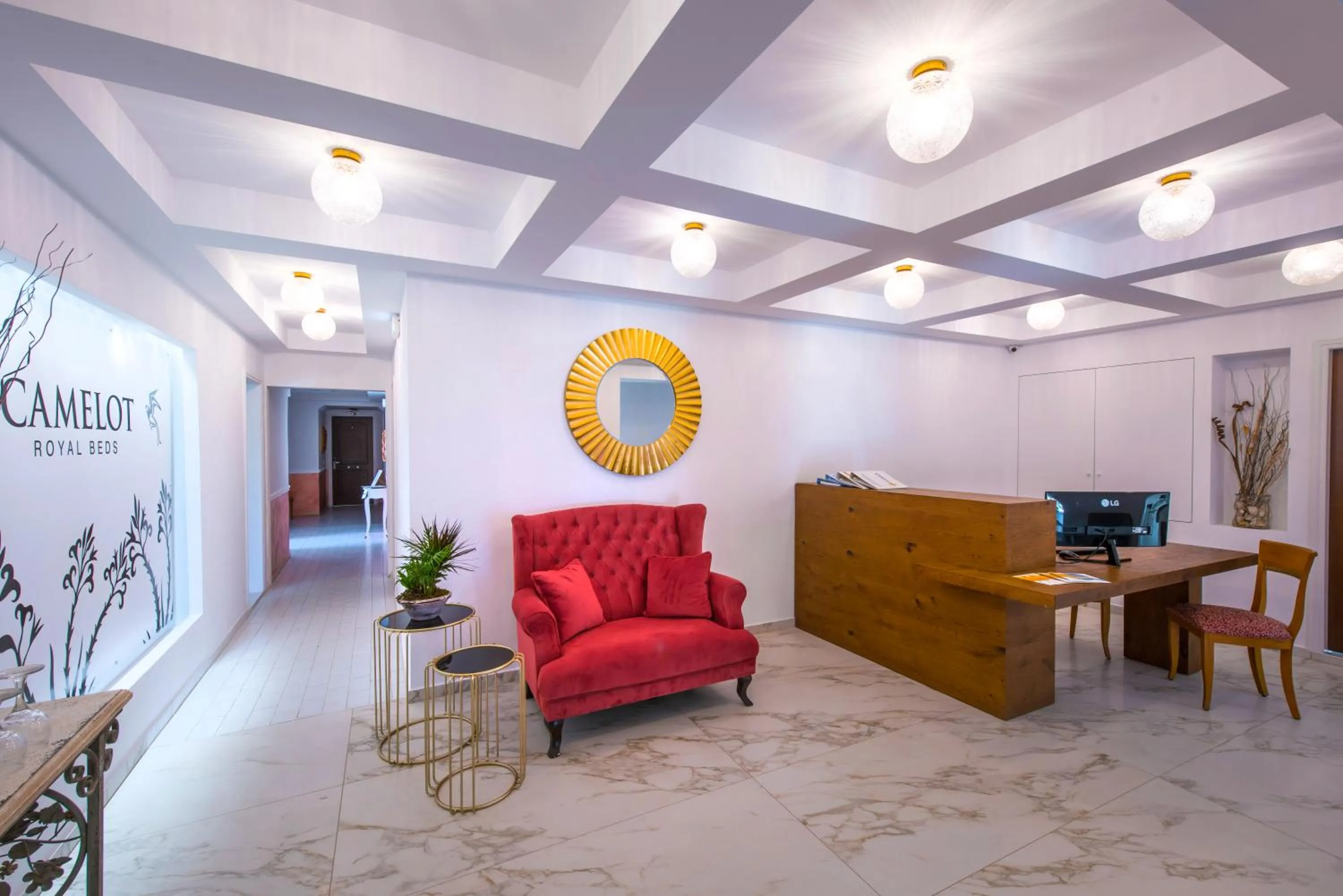 Lobby or reception in Camelot Royal Beds by Estia