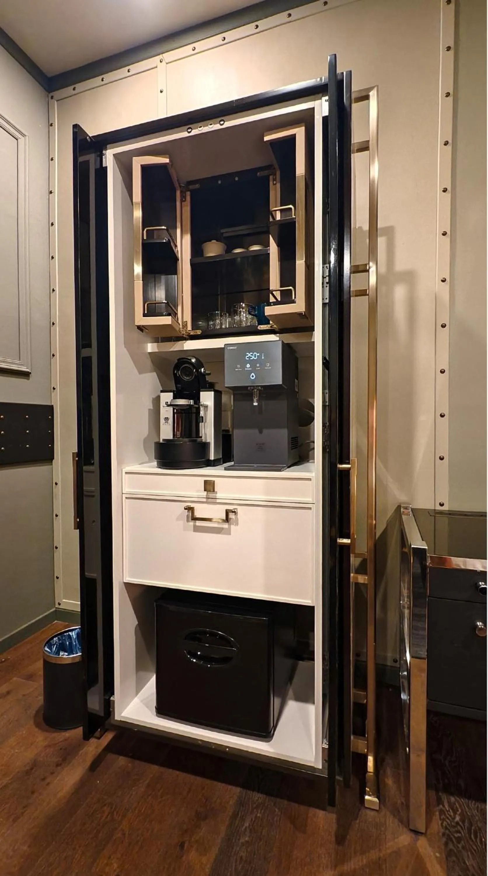 Coffee/tea facilities in Bedrock Hotel Ipoh