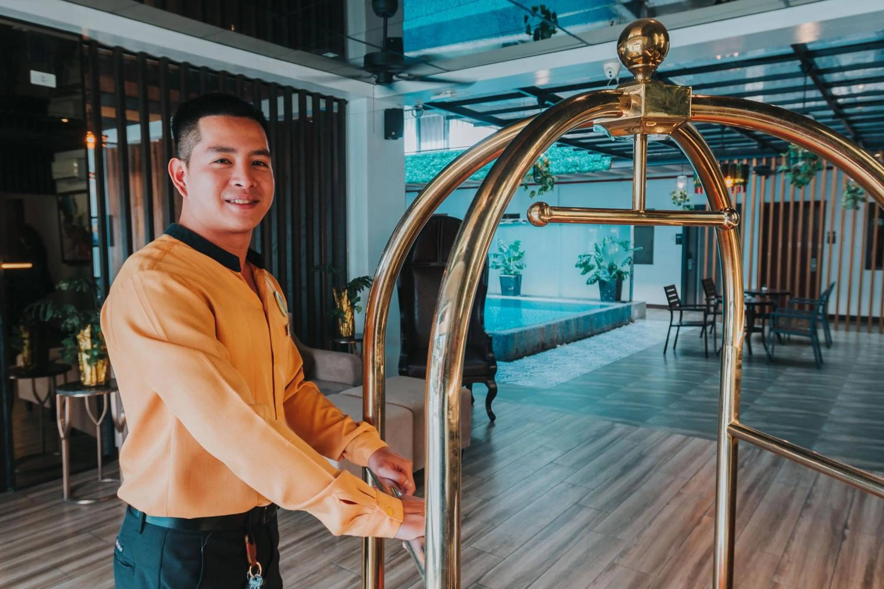 Lobby or reception in SureStay Plus Hotel by Best Western AC LUXE Angeles City