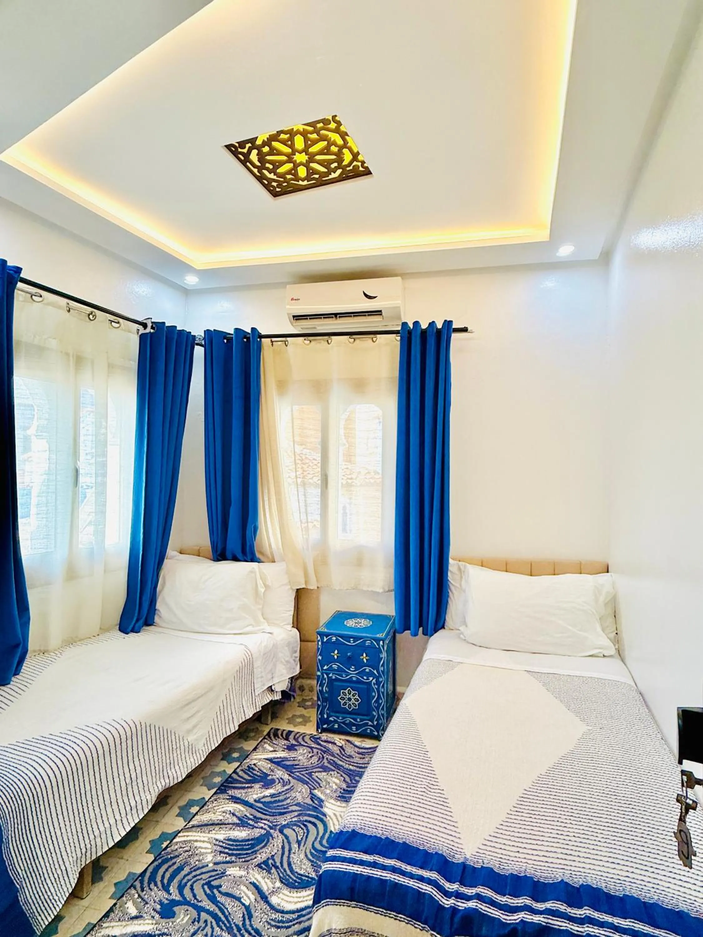 Bedroom, Bed in Hôtel Koutoubia