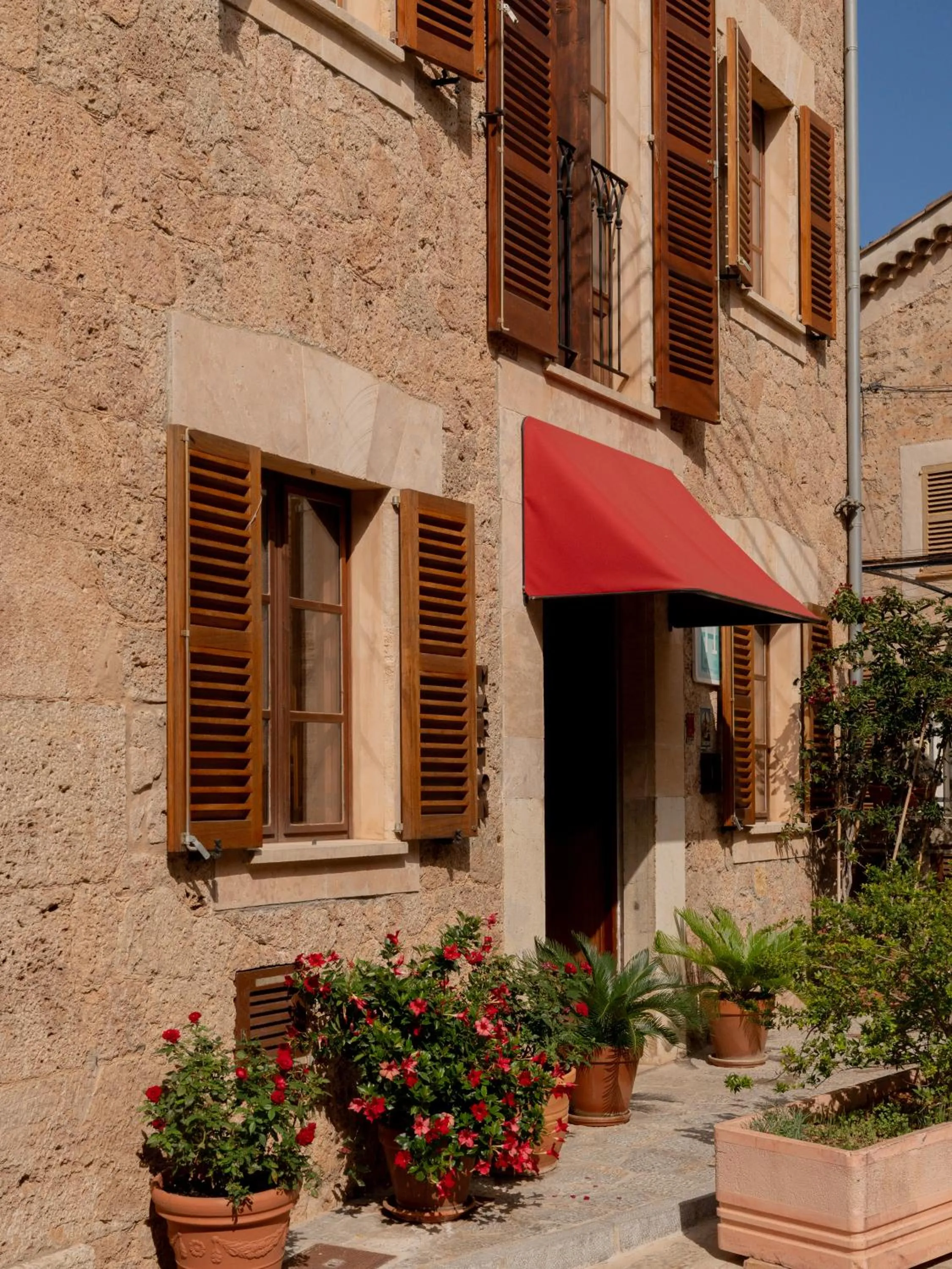 Property building in Marton Turisme de Interior