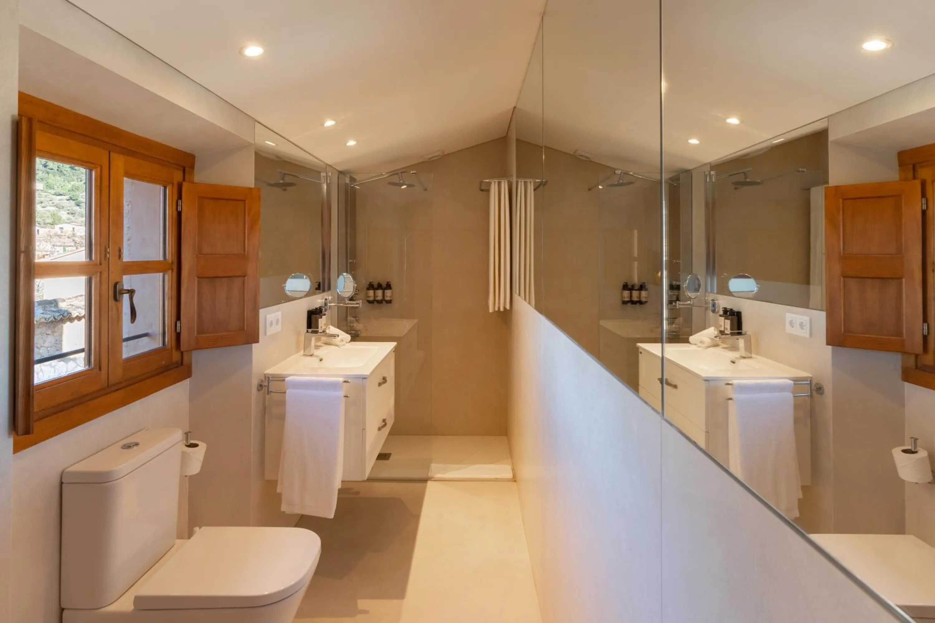 Shower in Marton Turisme de Interior