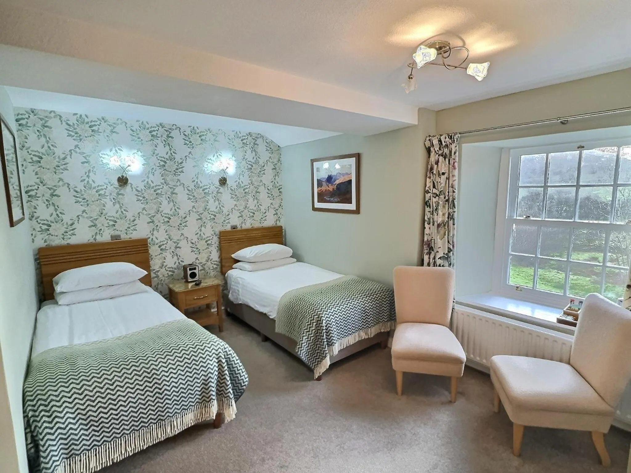 Bed in Three Shires Inn