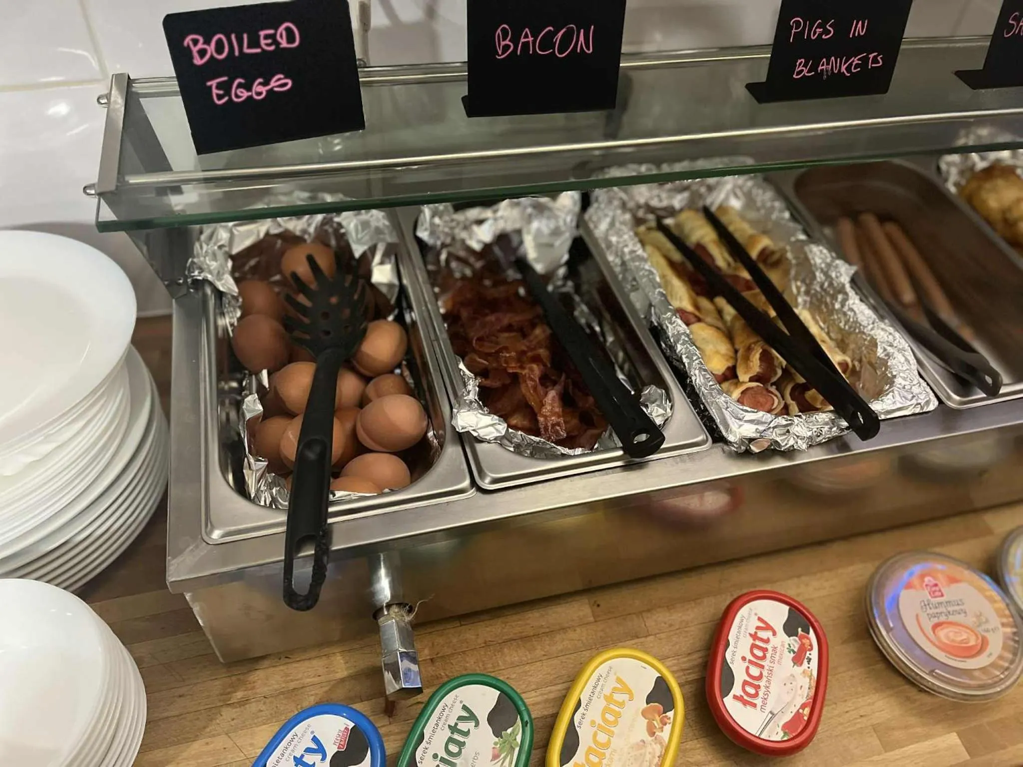 Breakfast in Greg&Tom Party Hostel