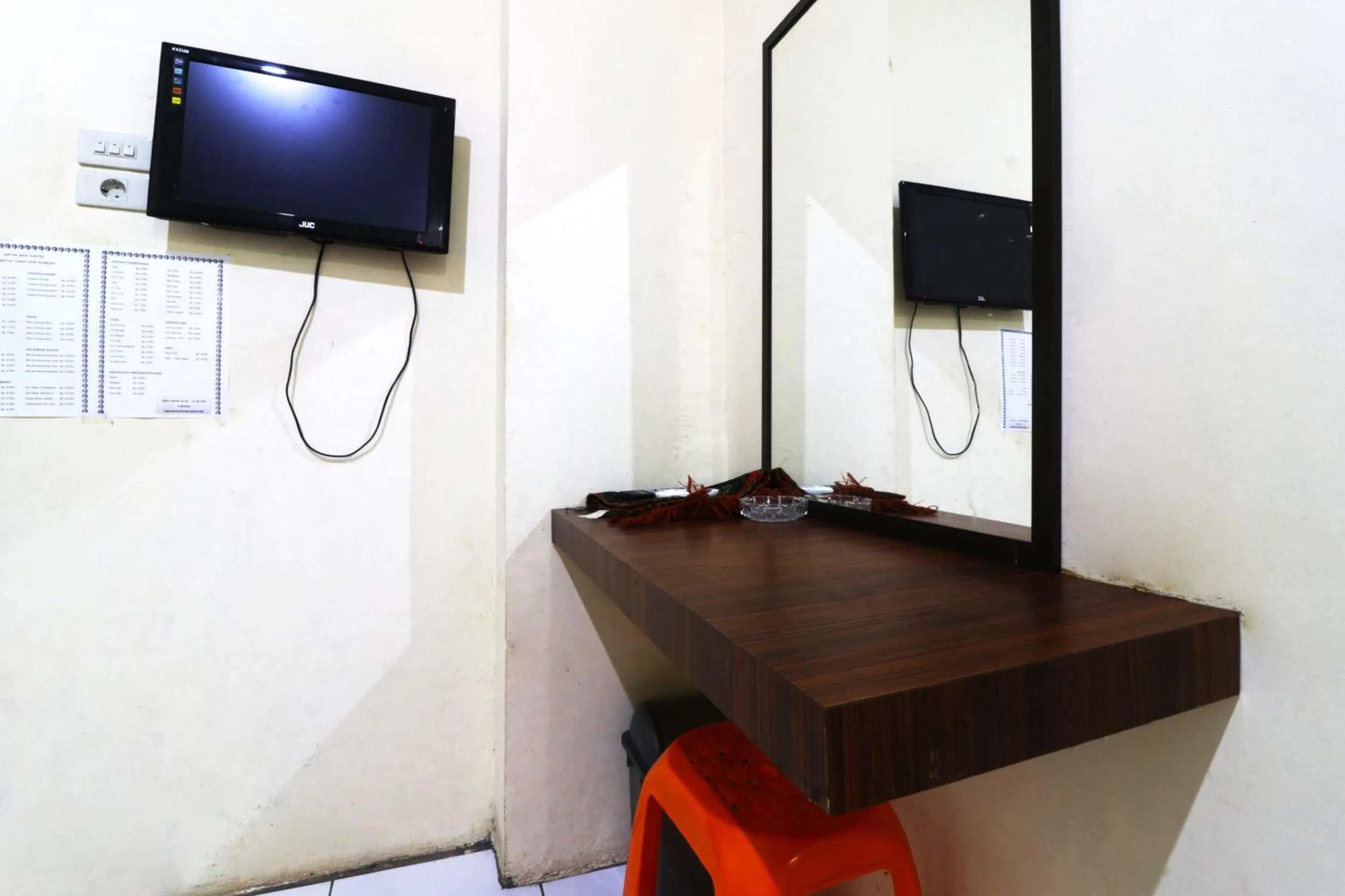 TV and multimedia in Guest House Taman Sari Syariah