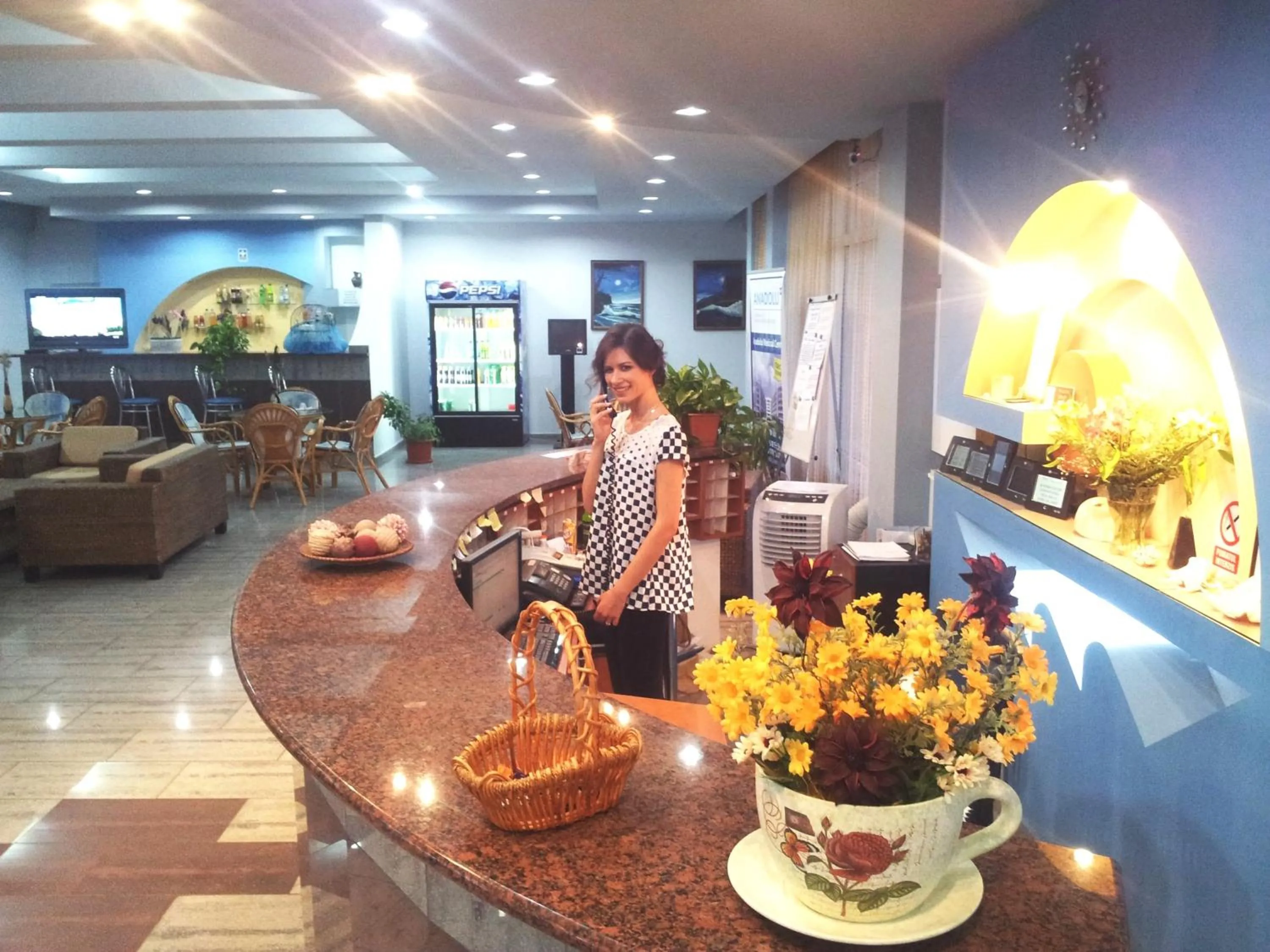 People in Hotel Sunquest