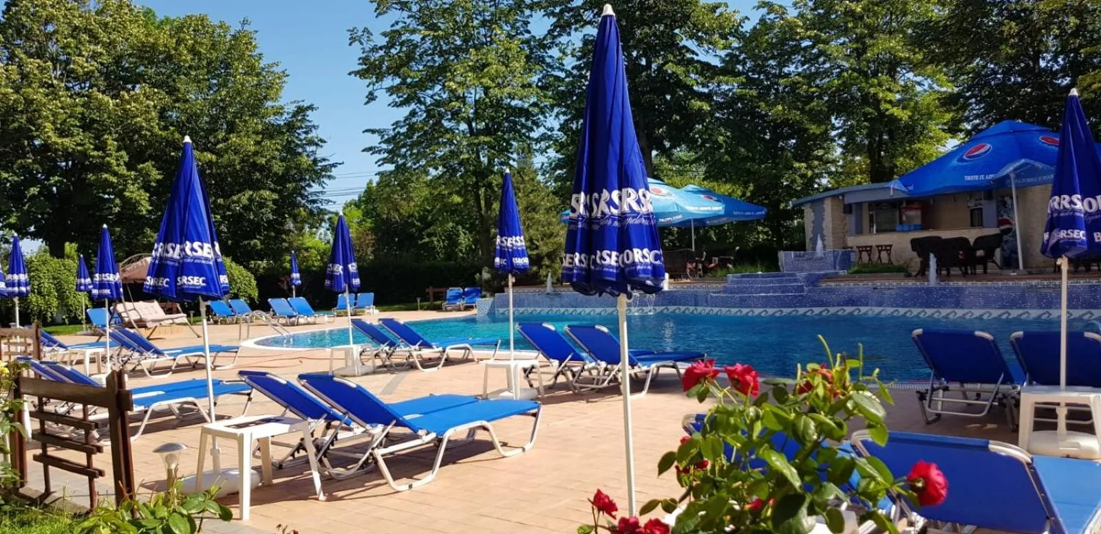 Swimming pool in Hotel Sunquest