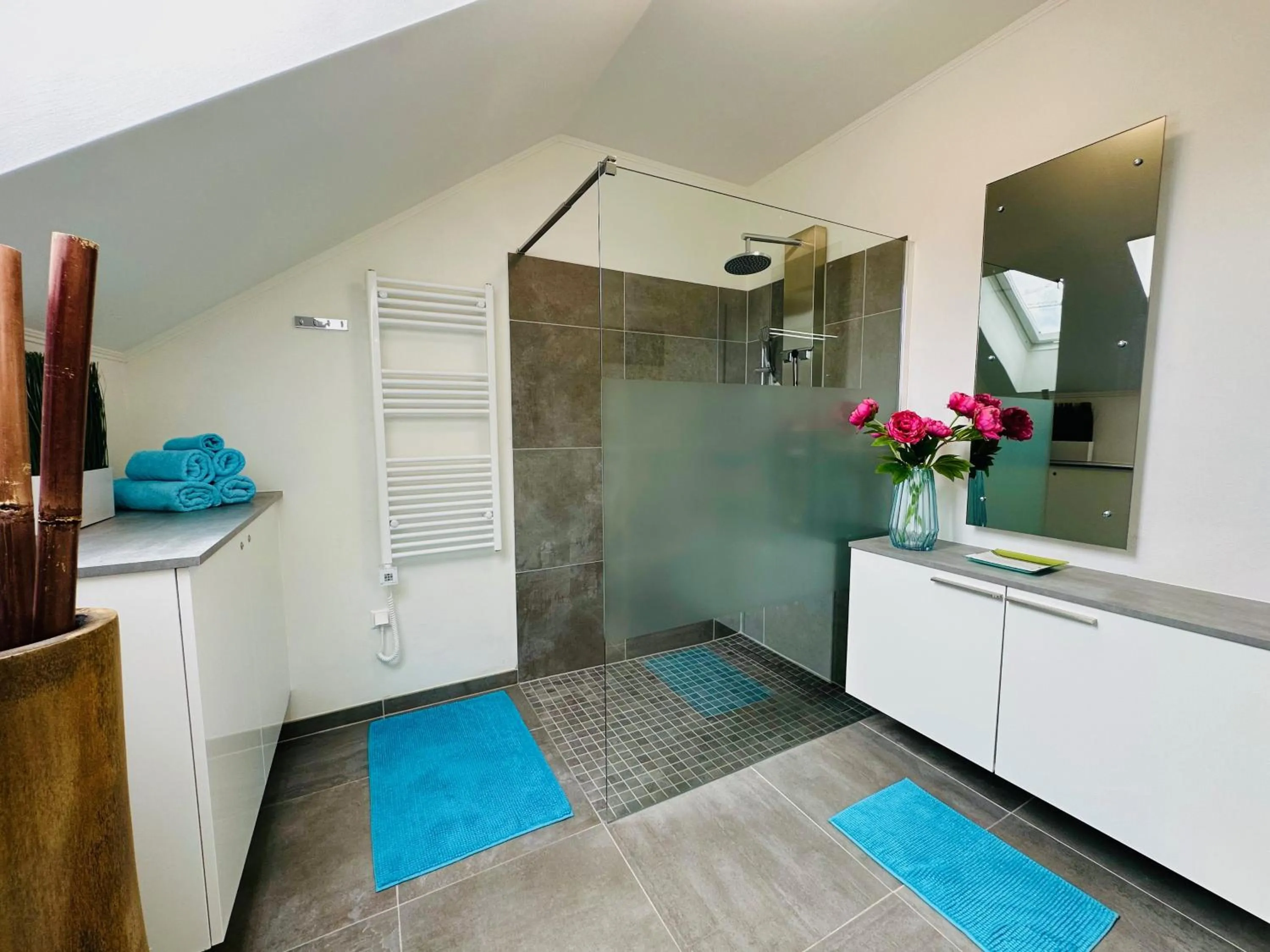 Superior-Apartment mit Pool und Seezugang