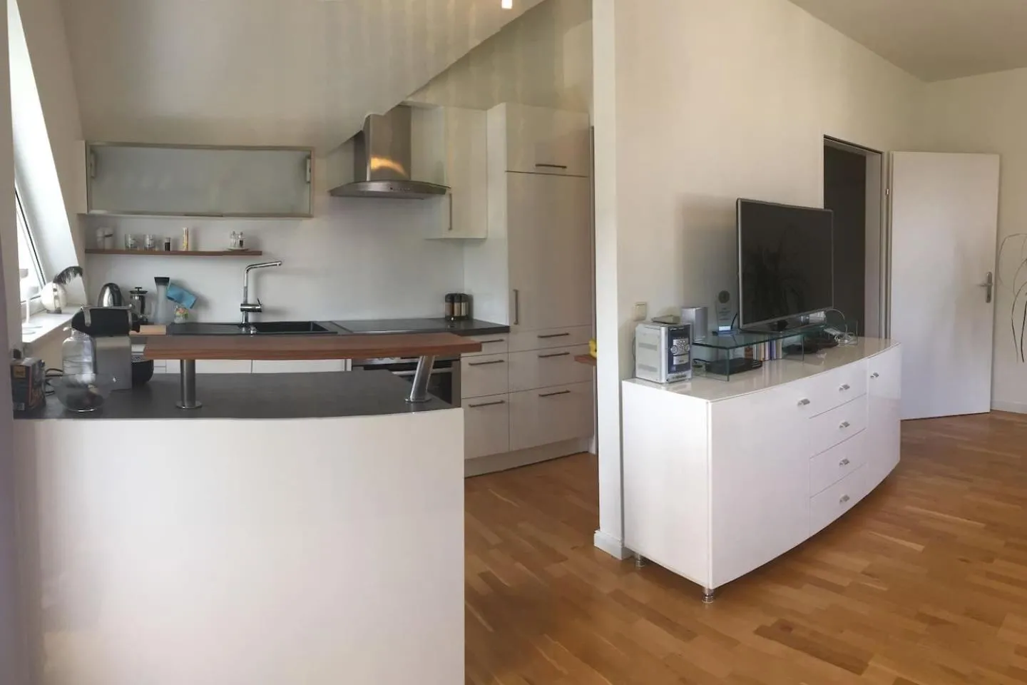 Superior-Apartment mit Pool und Seezugang