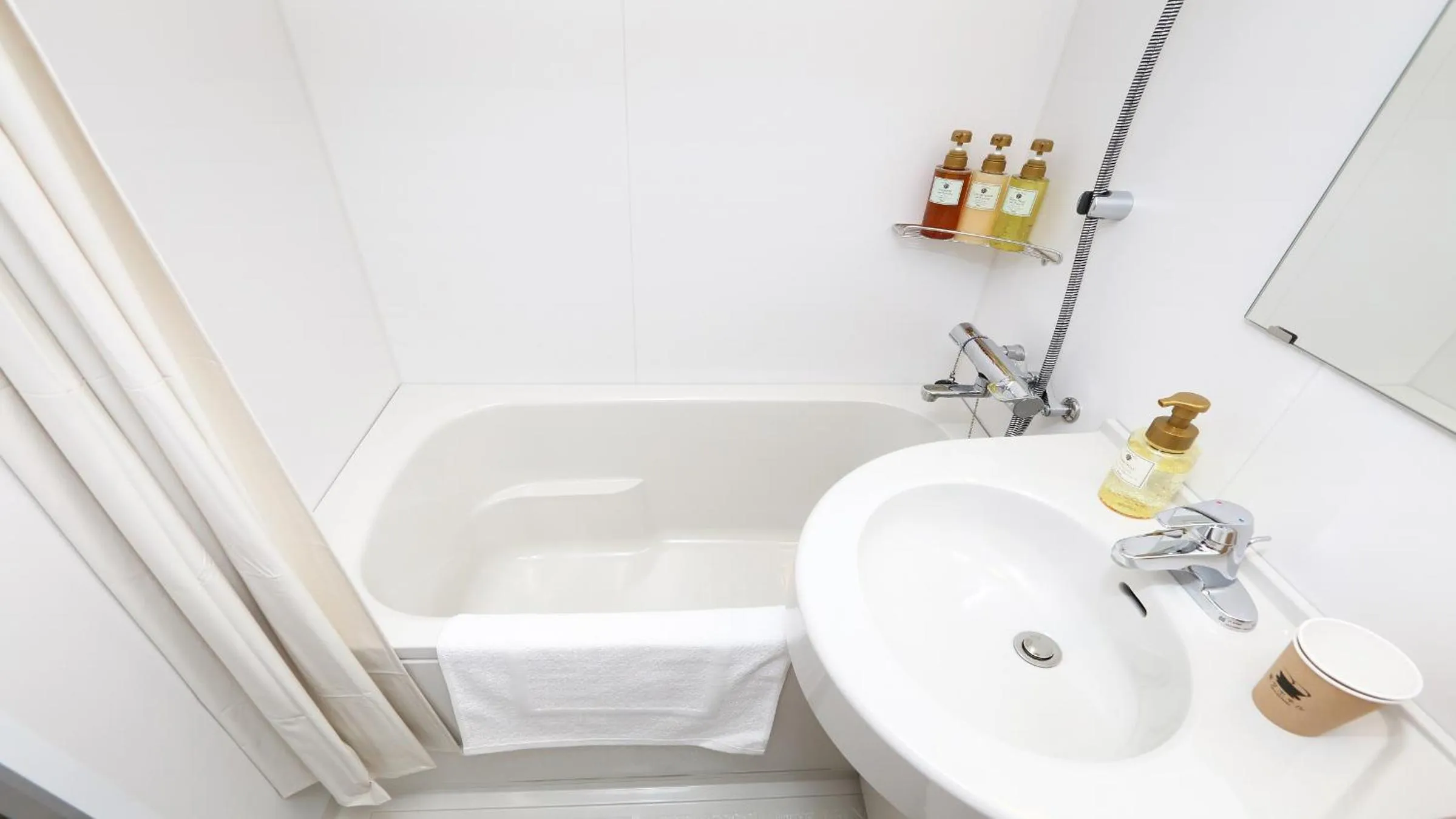 Shower in Henn na Resort & Spa Kansai Airport - former Henn na Hotel Kansai Airport